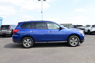 2020 Nissan Pathfinder SV