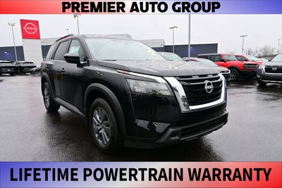 2025 Nissan Pathfinder SV