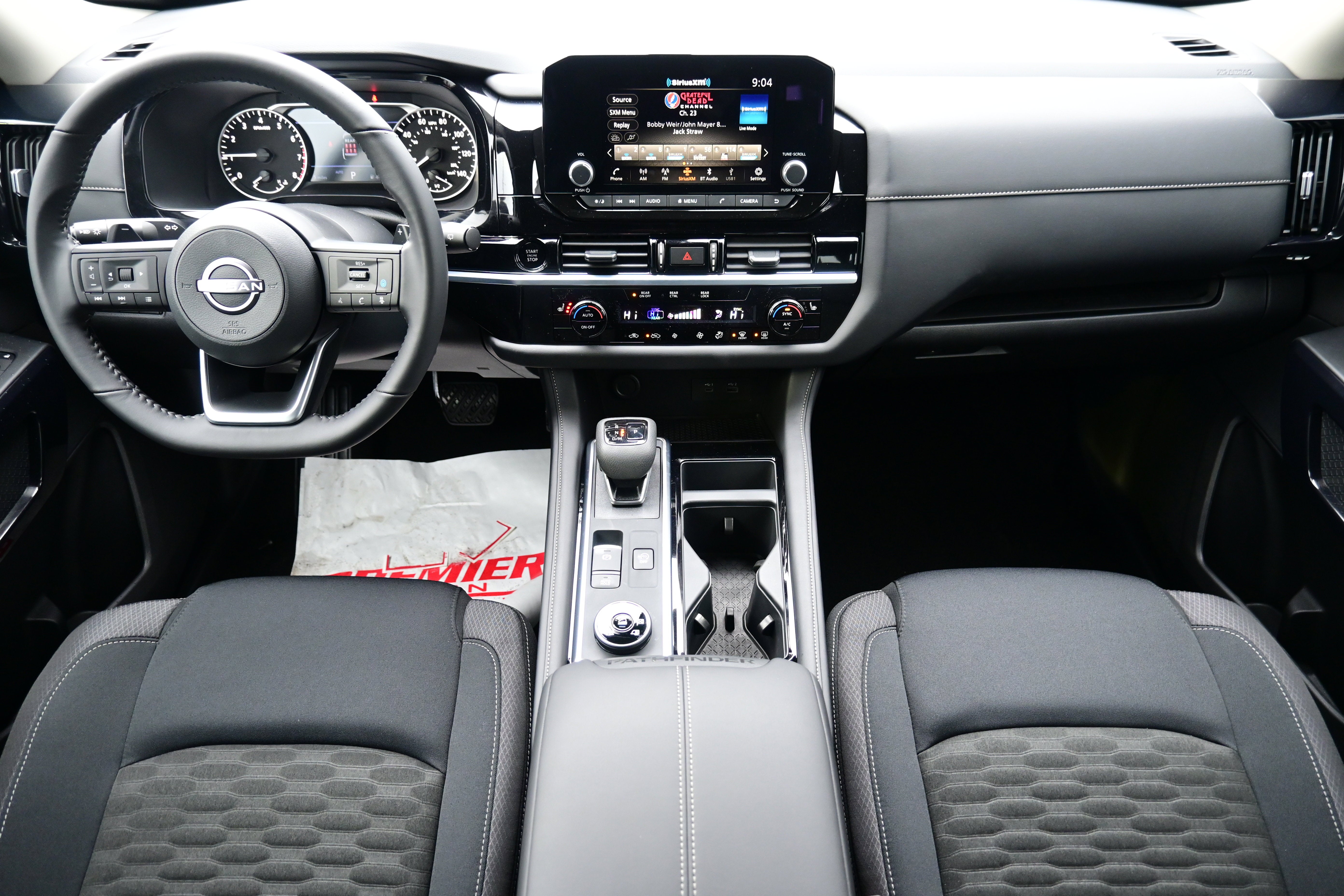 2025 Nissan Pathfinder SV