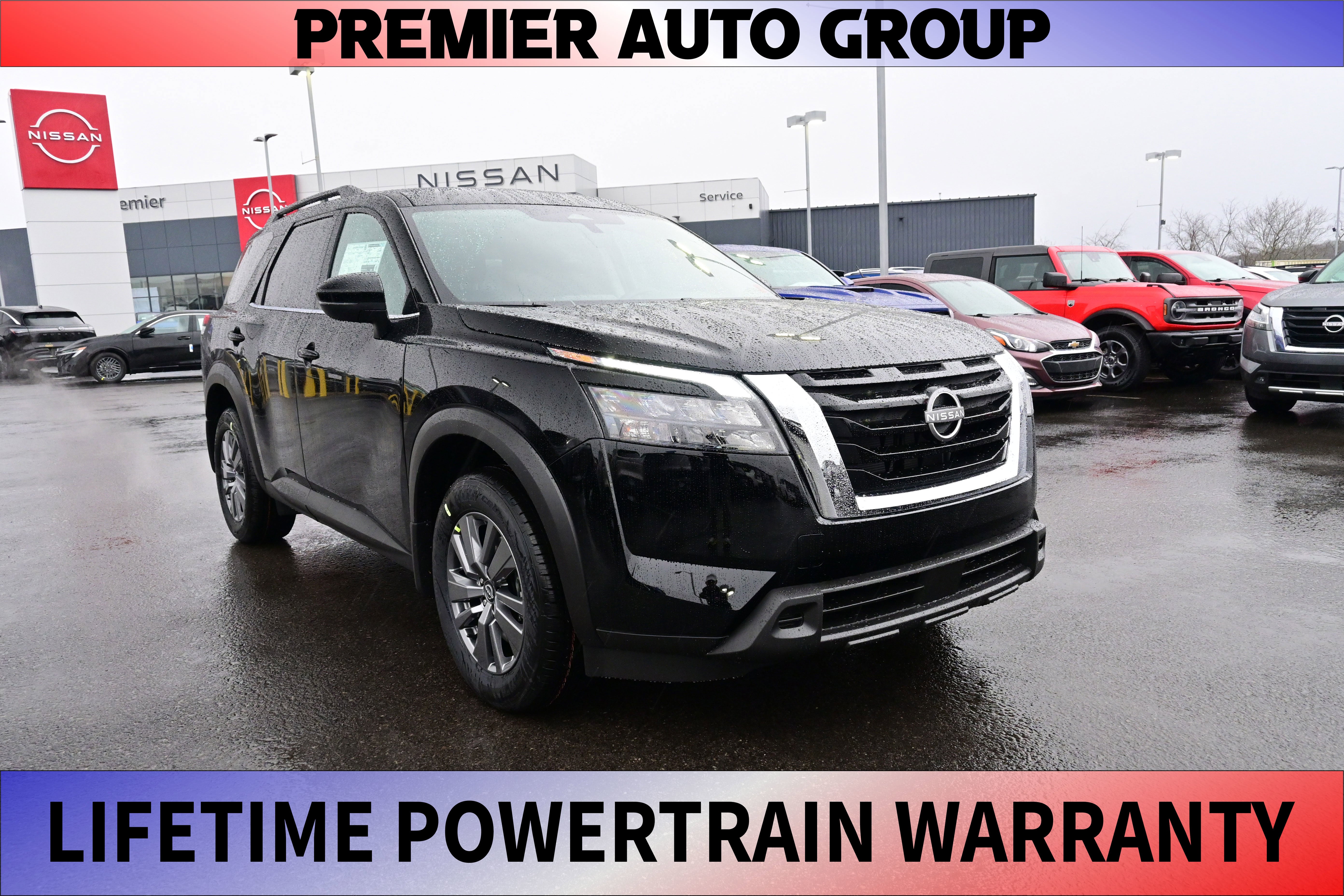 2025 Nissan Pathfinder SV