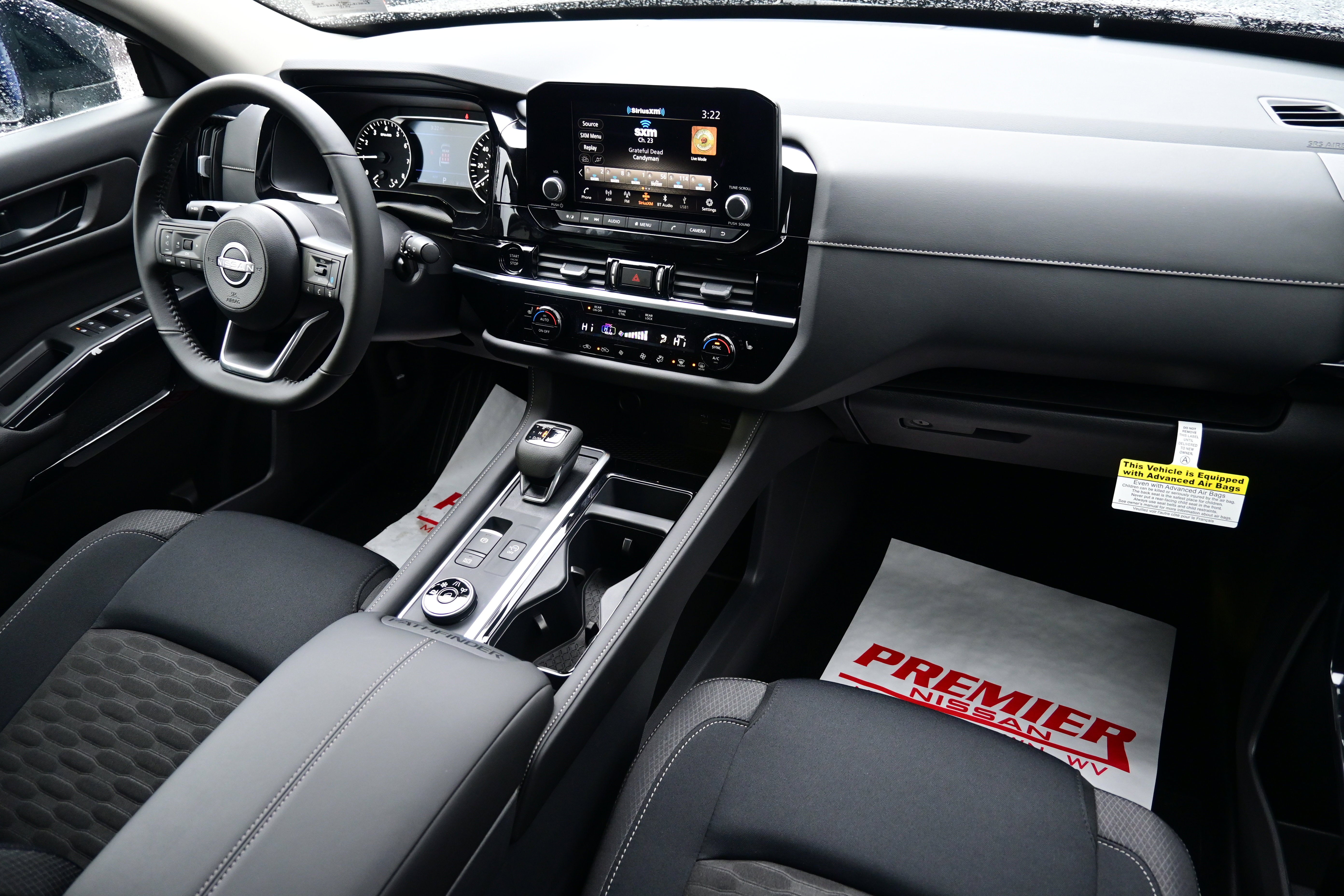 2025 Nissan Pathfinder SV