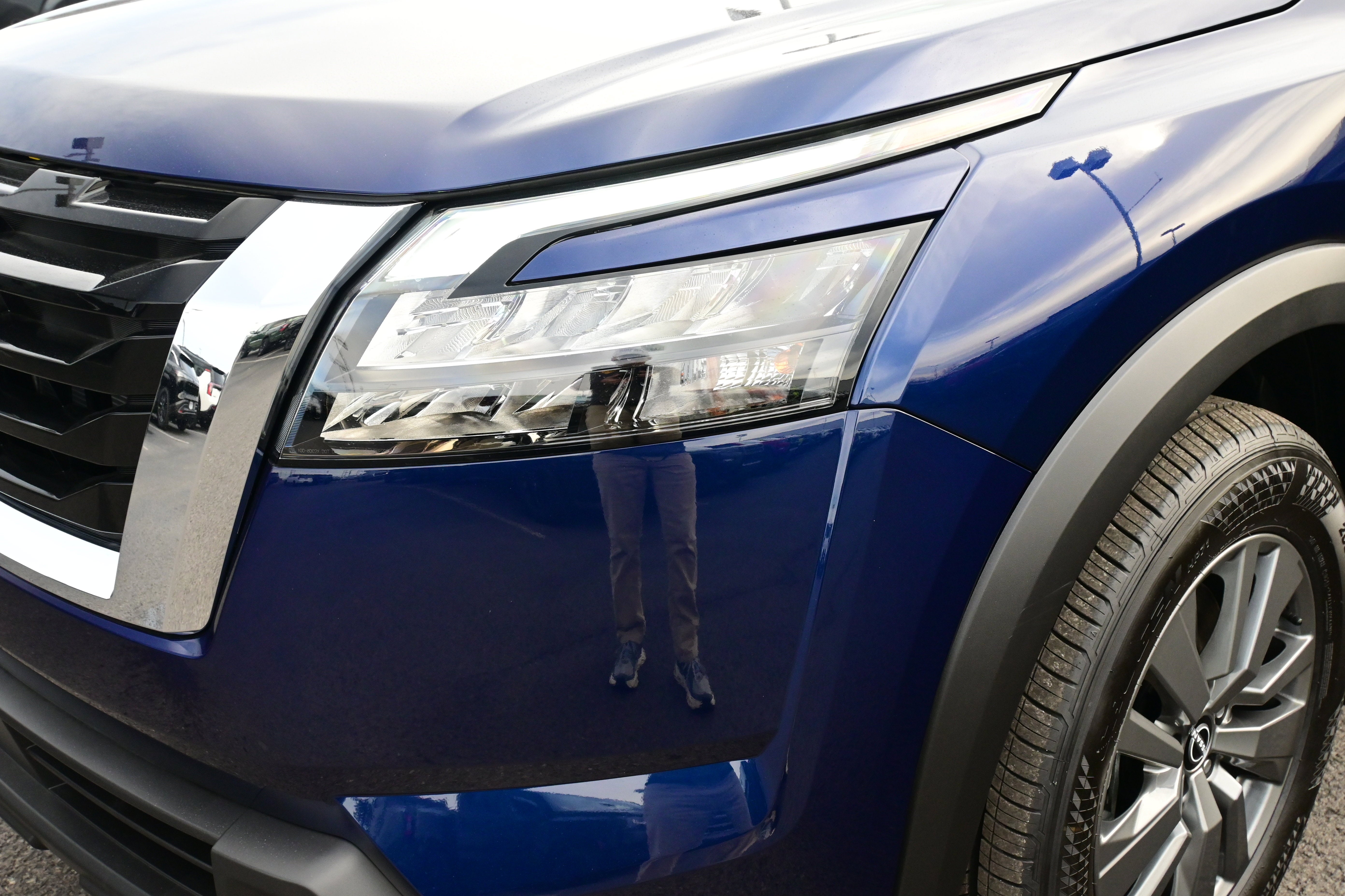 2025 Nissan Pathfinder SV