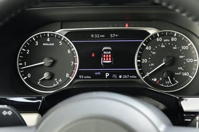 2025 Nissan Pathfinder SV