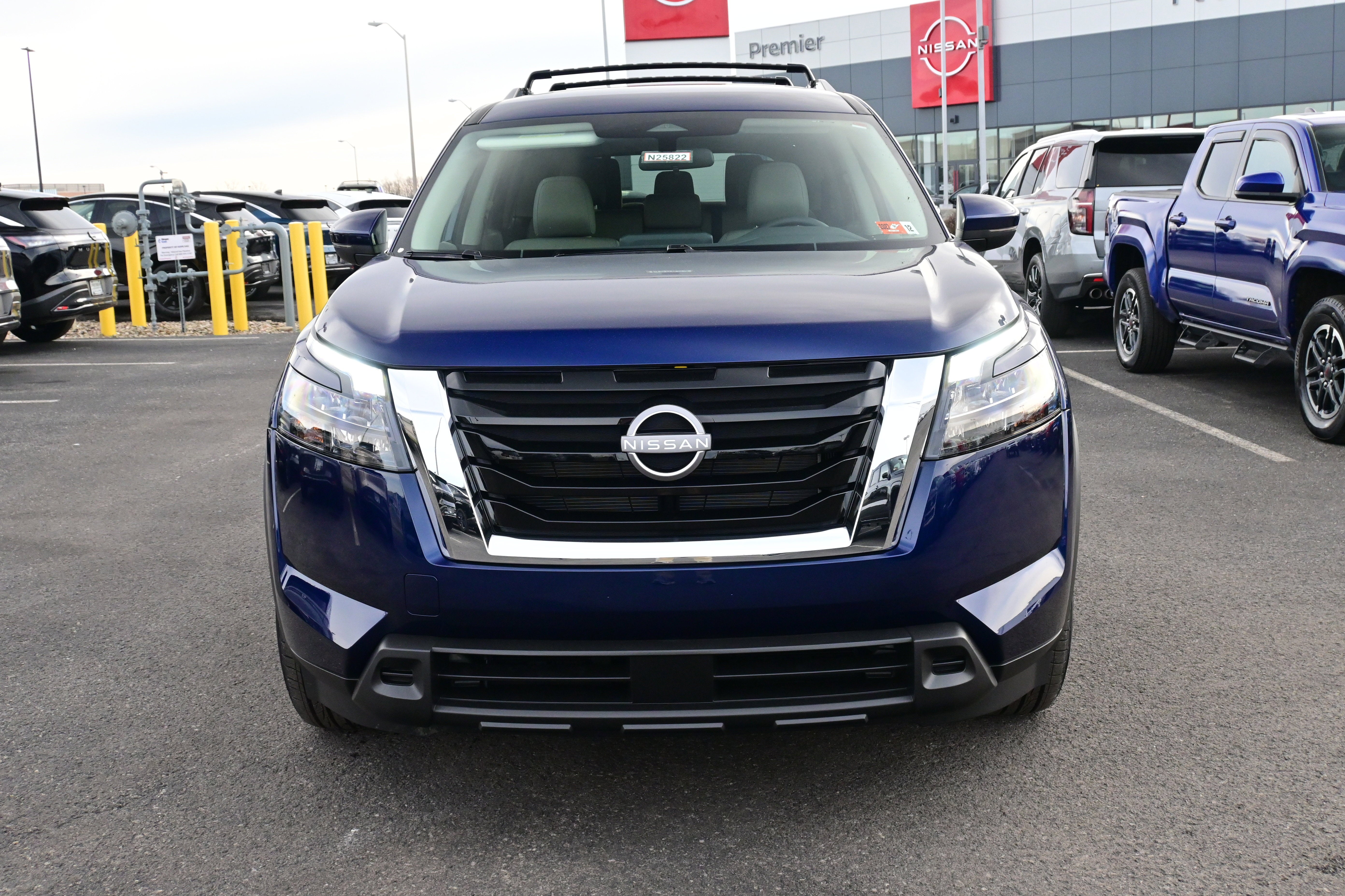 2025 Nissan Pathfinder SV