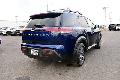 2025 Nissan Pathfinder SV