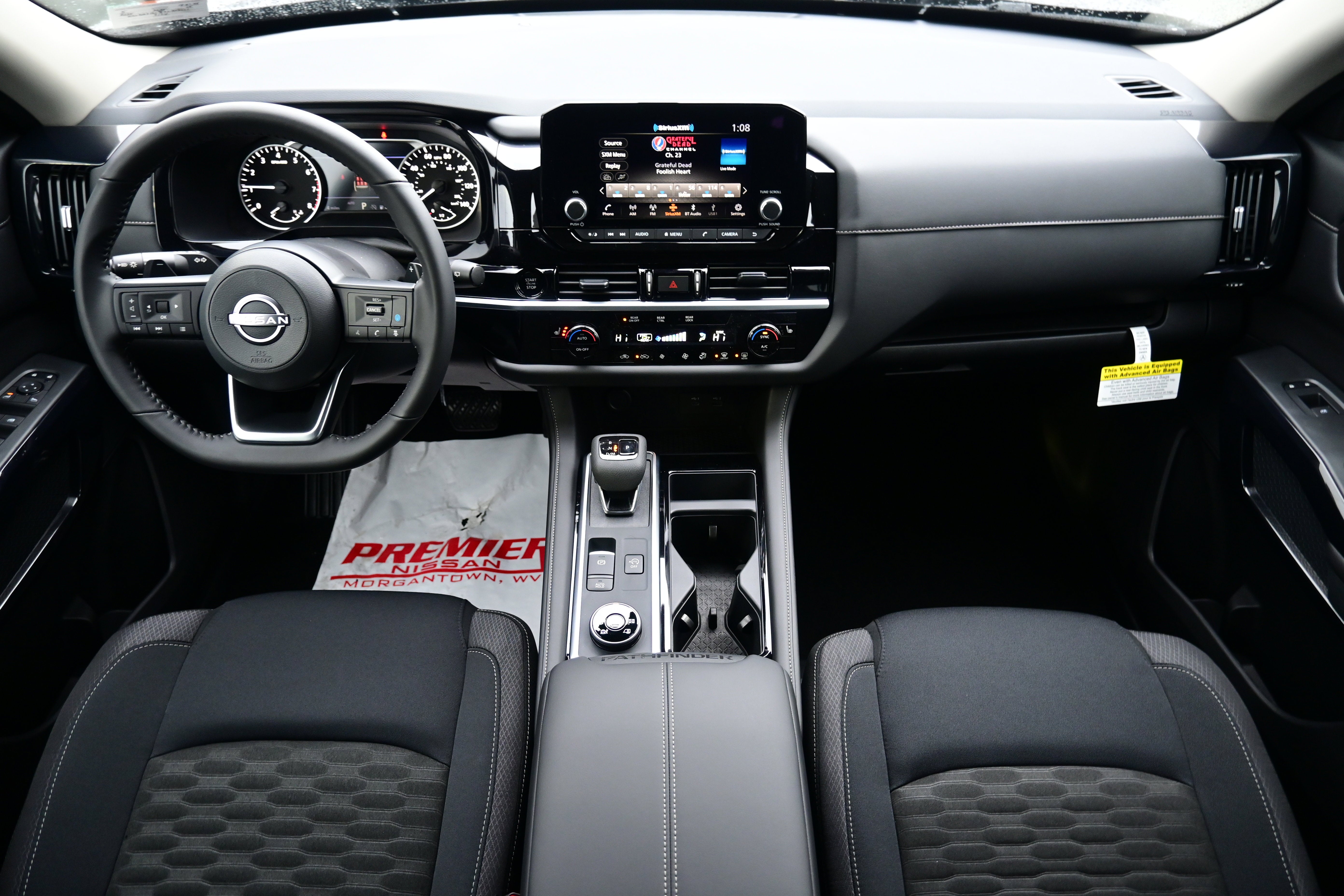 2025 Nissan Pathfinder SV