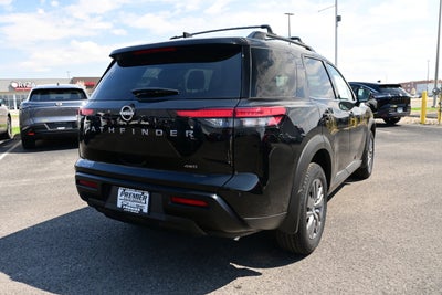 2026 Nissan Pathfinder SV