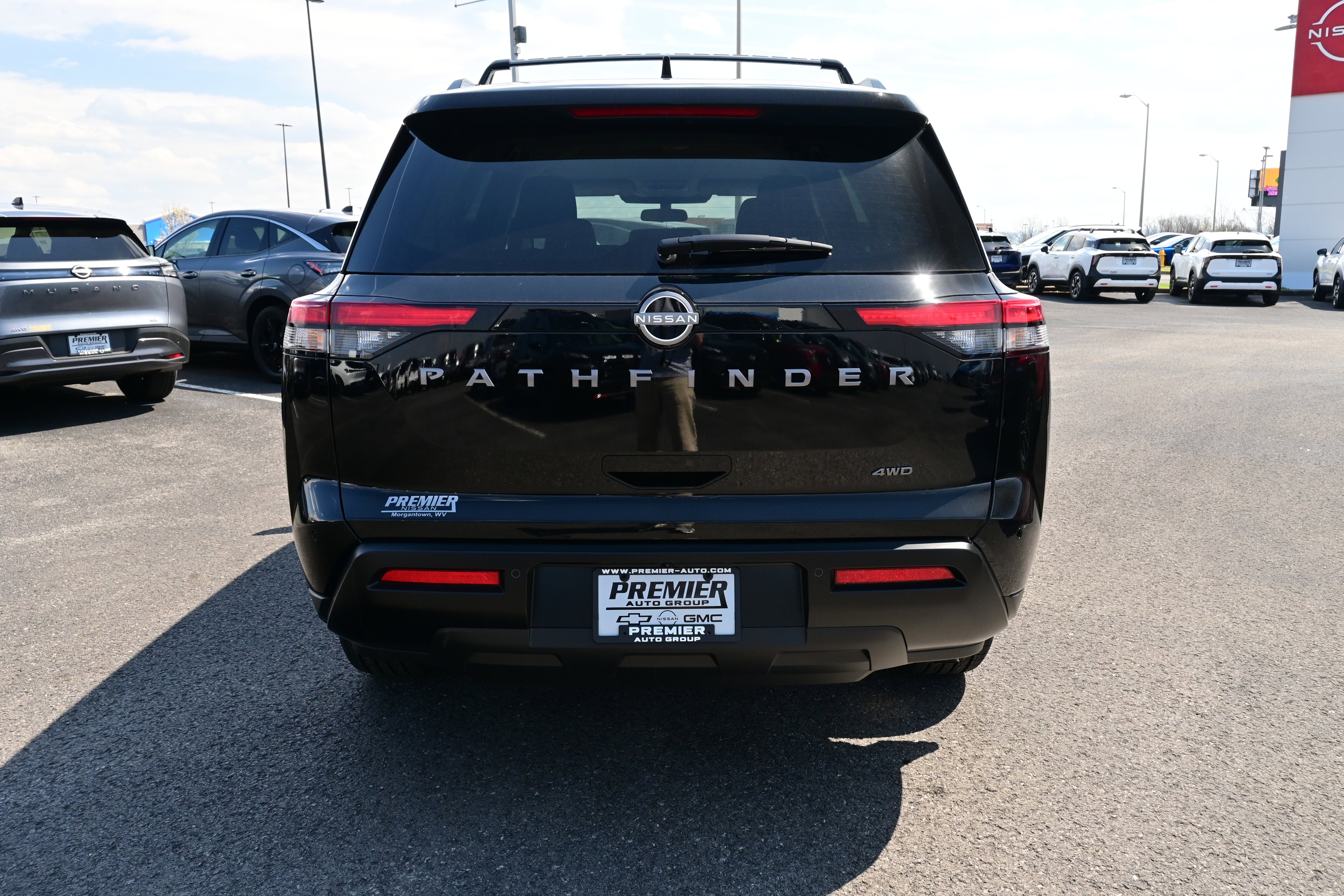 2026 Nissan Pathfinder SV