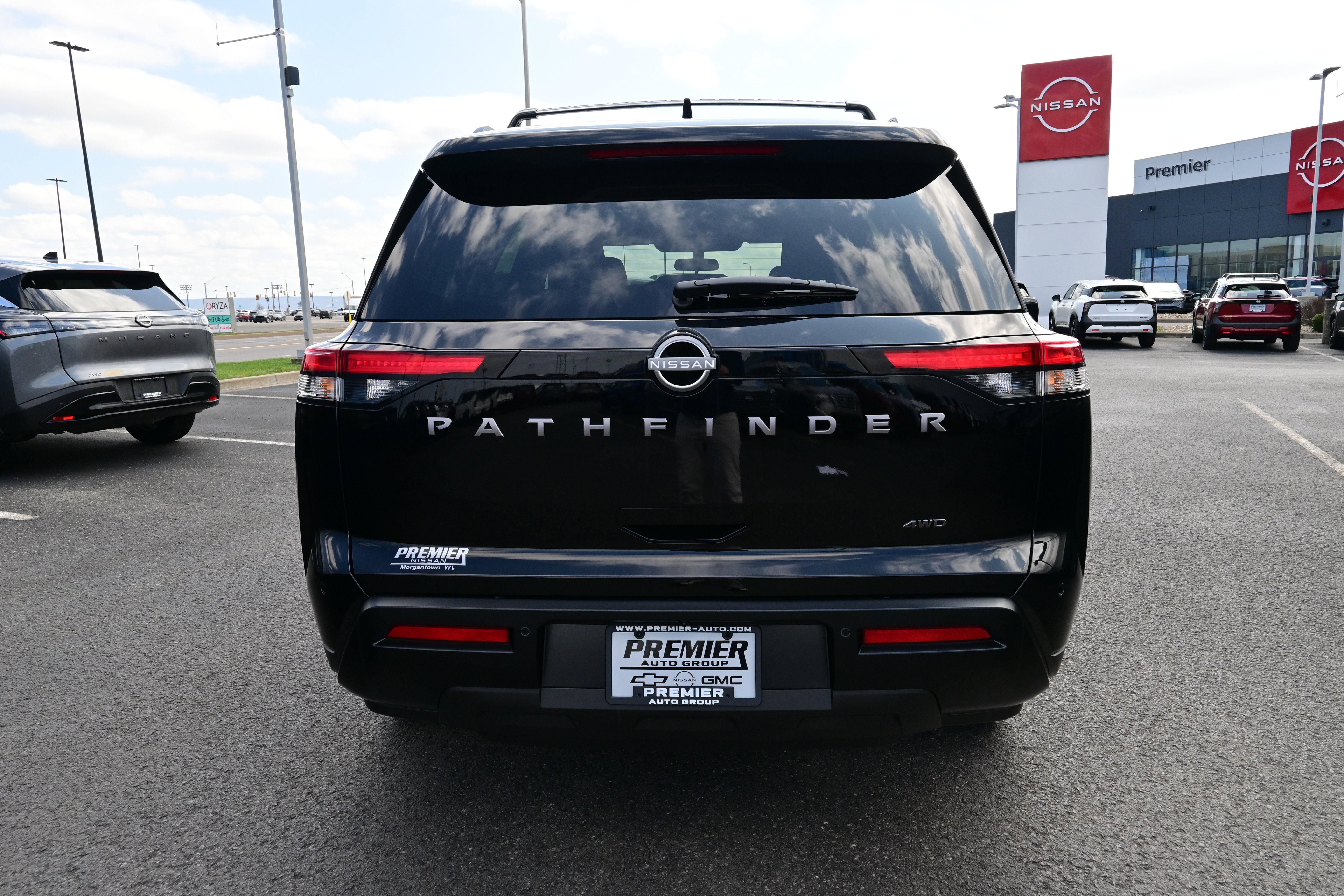 2026 Nissan Pathfinder SV