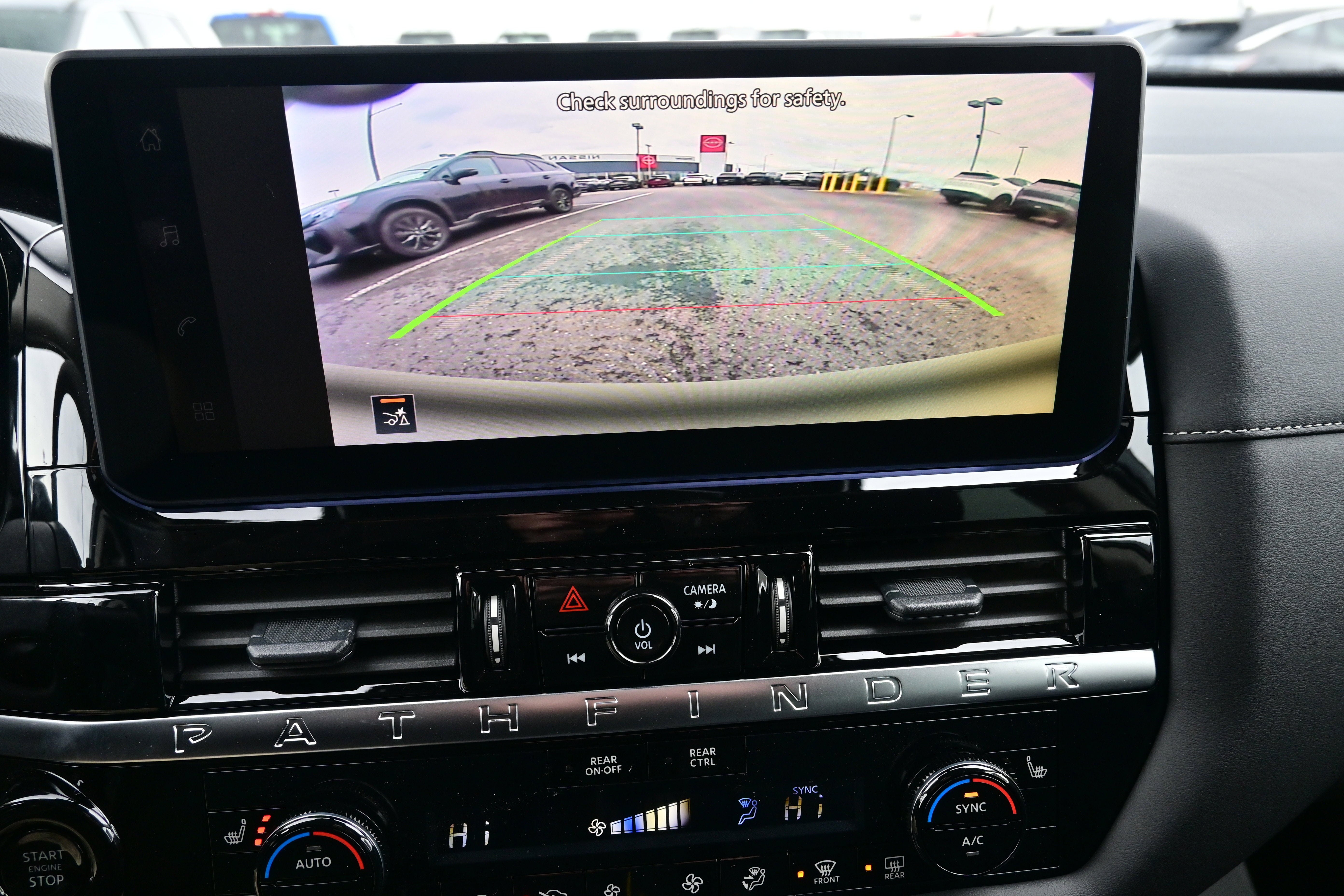 2026 Nissan Pathfinder SV