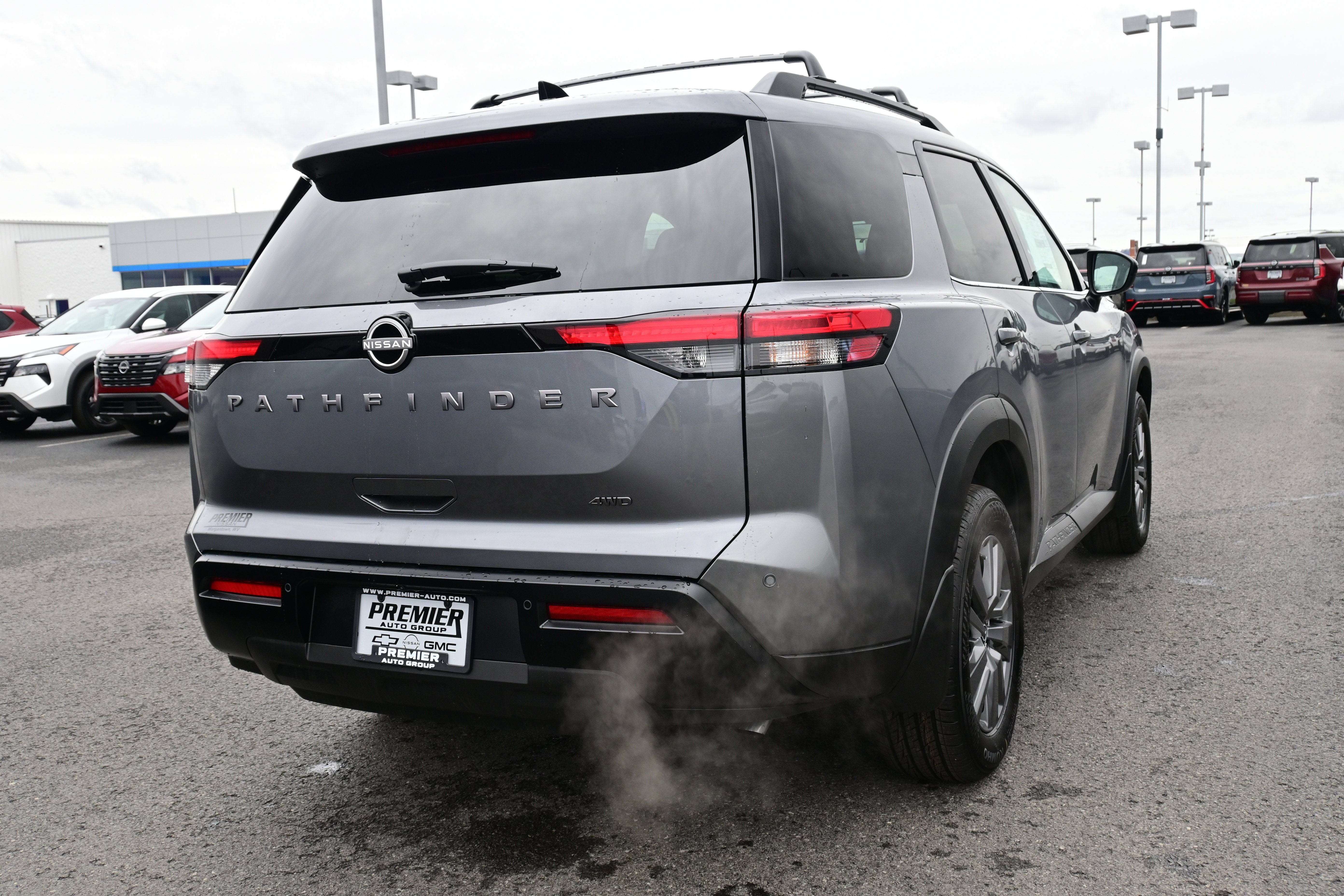 2026 Nissan Pathfinder SV