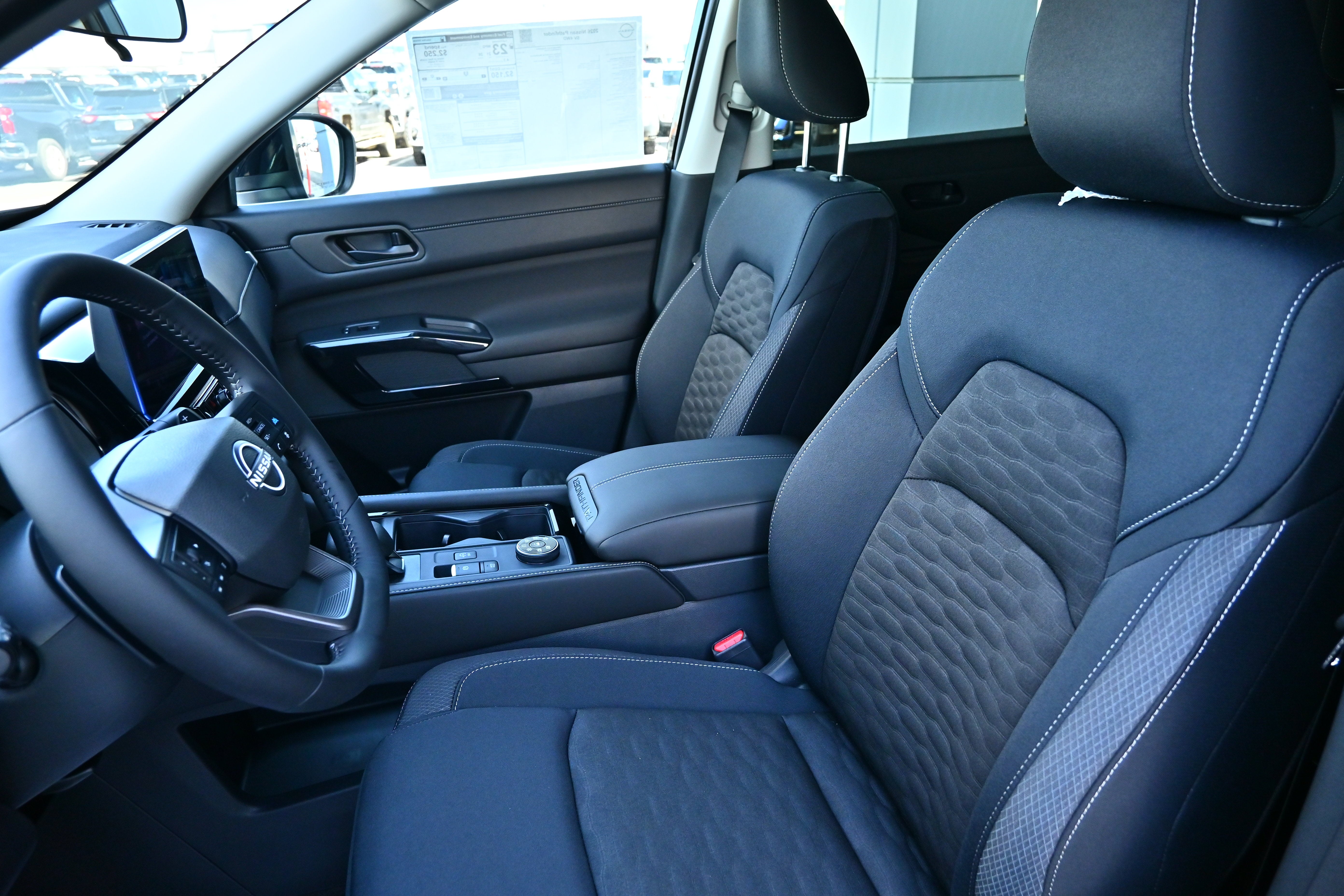 2026 Nissan Pathfinder SV