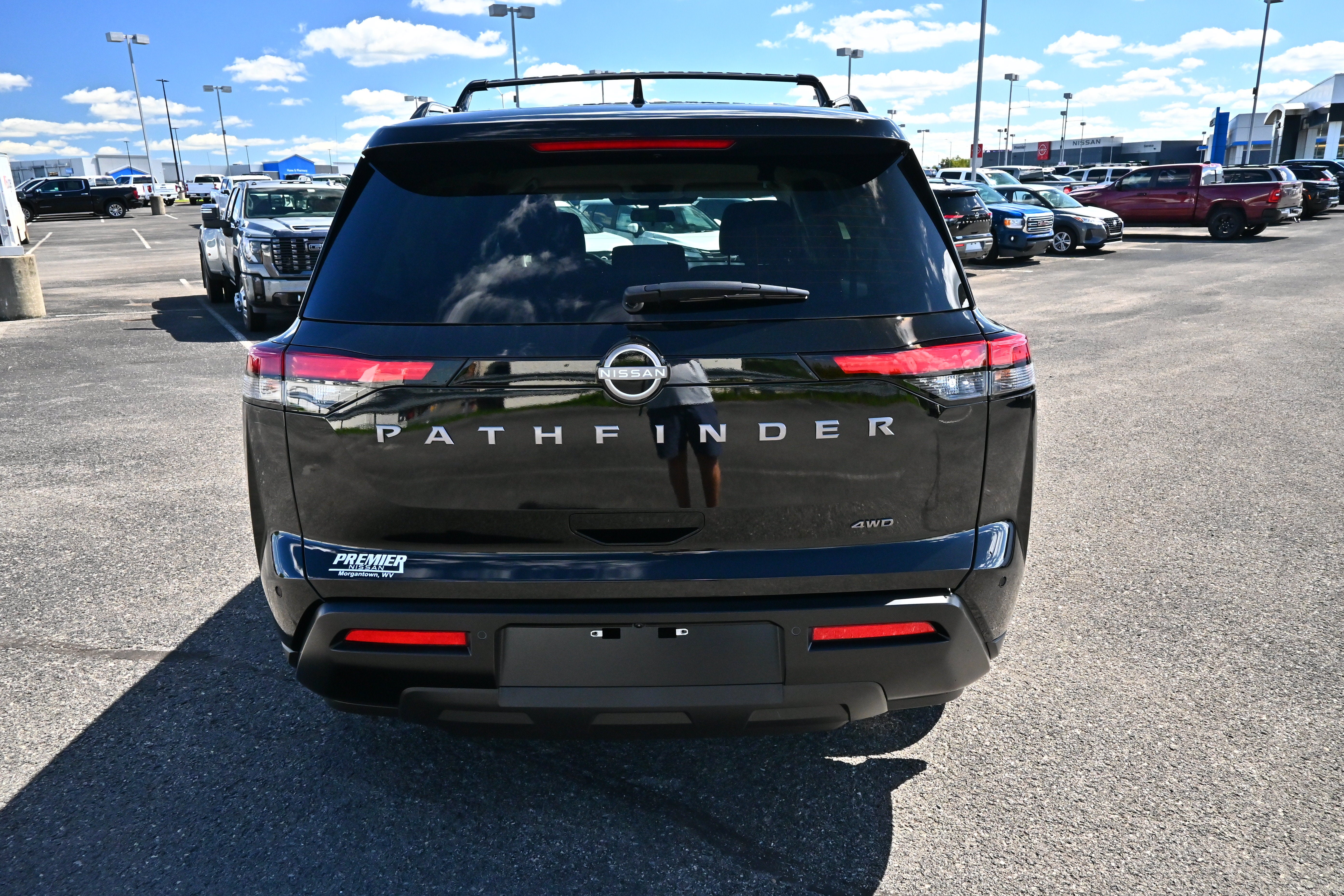2026 Nissan Pathfinder SV