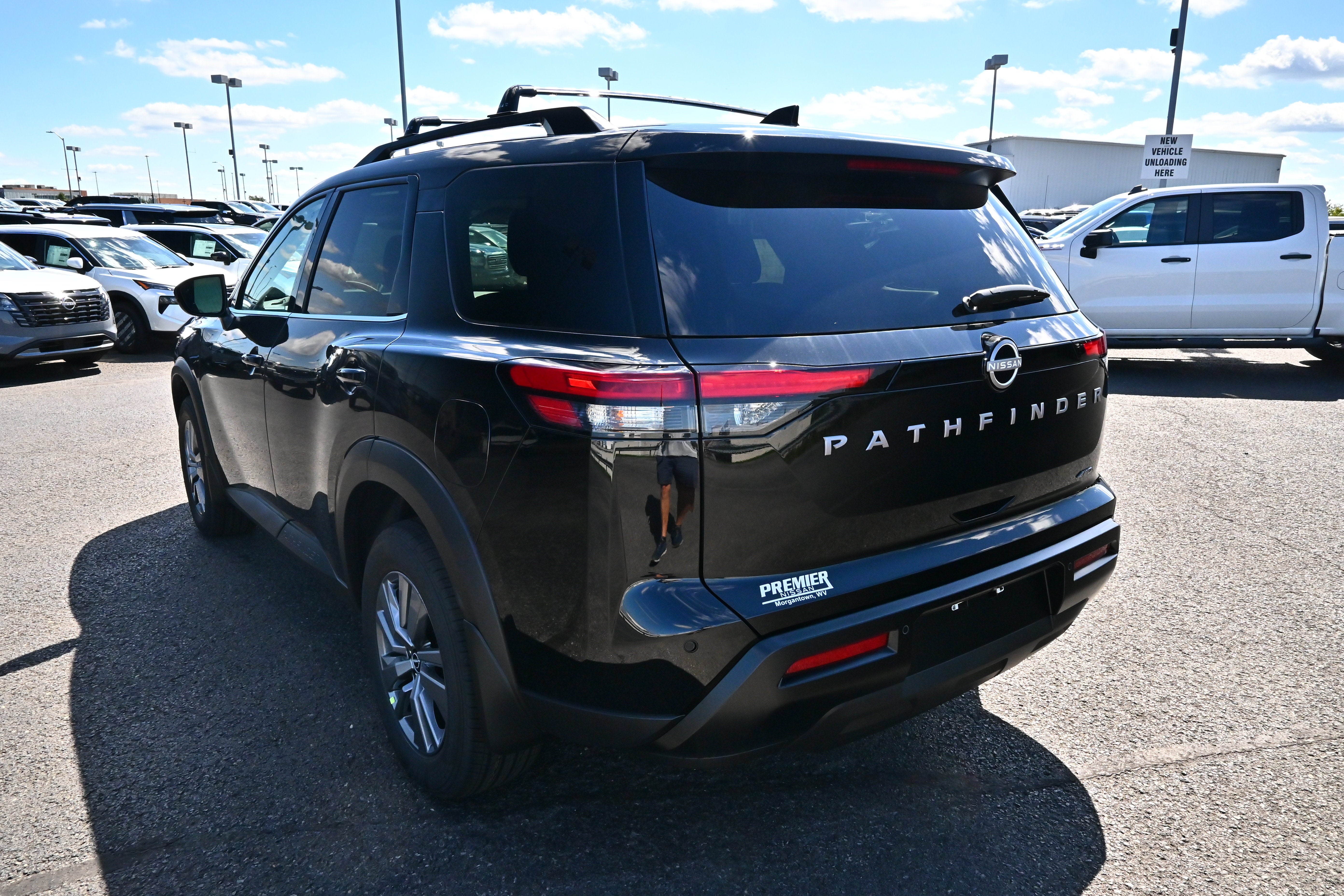2026 Nissan Pathfinder SV