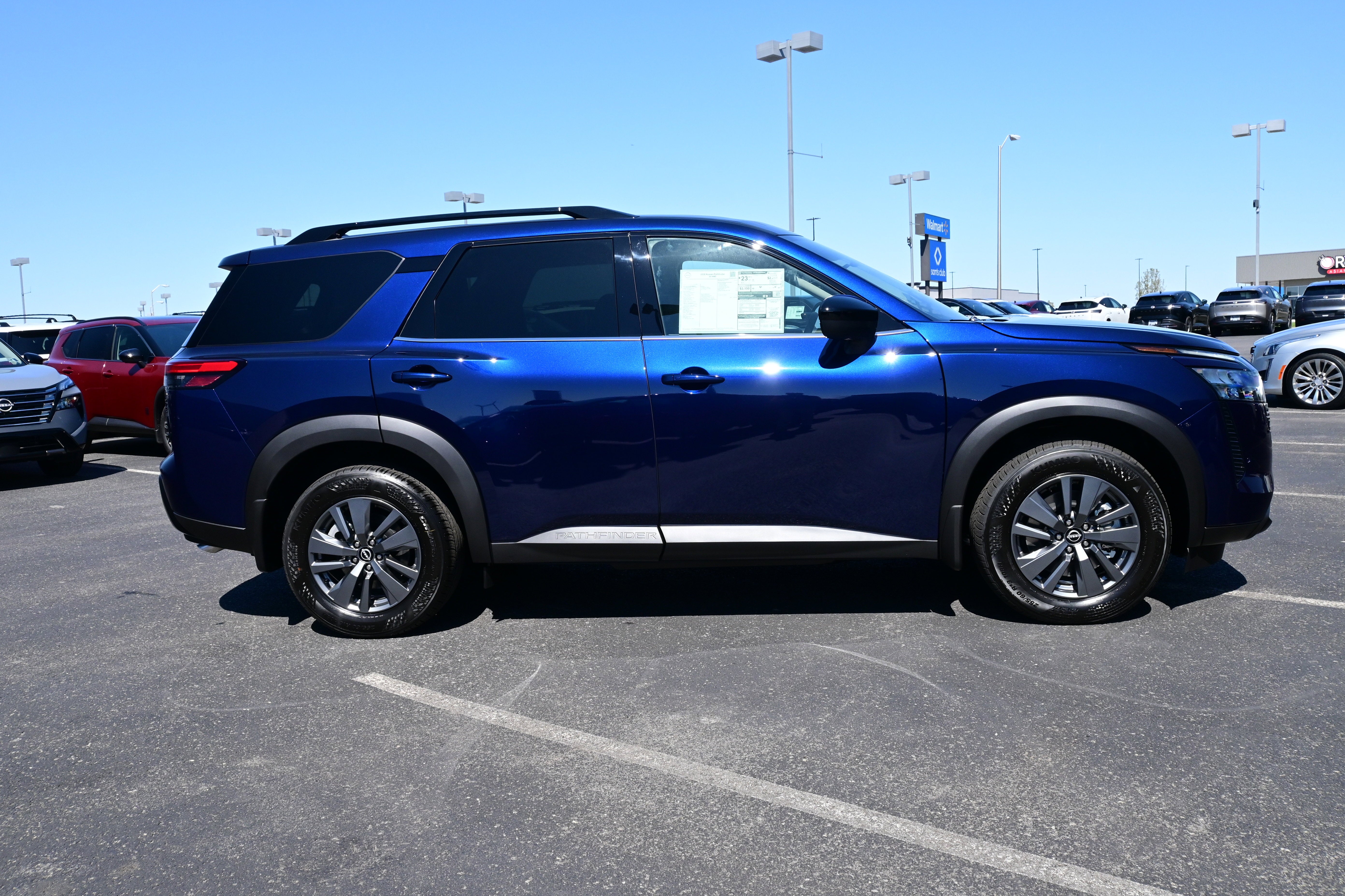 2026 Nissan Pathfinder SV