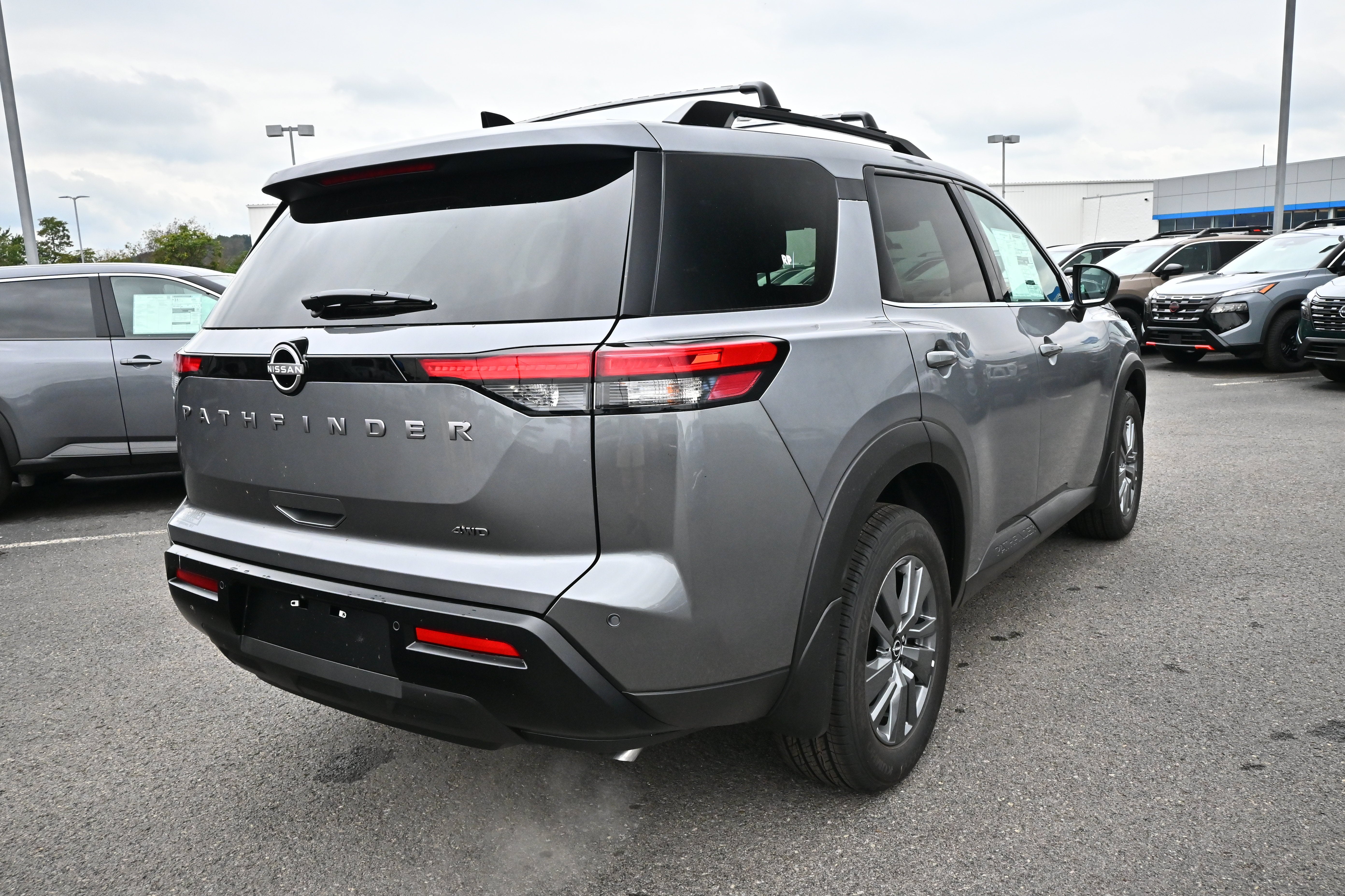 2026 Nissan Pathfinder SV