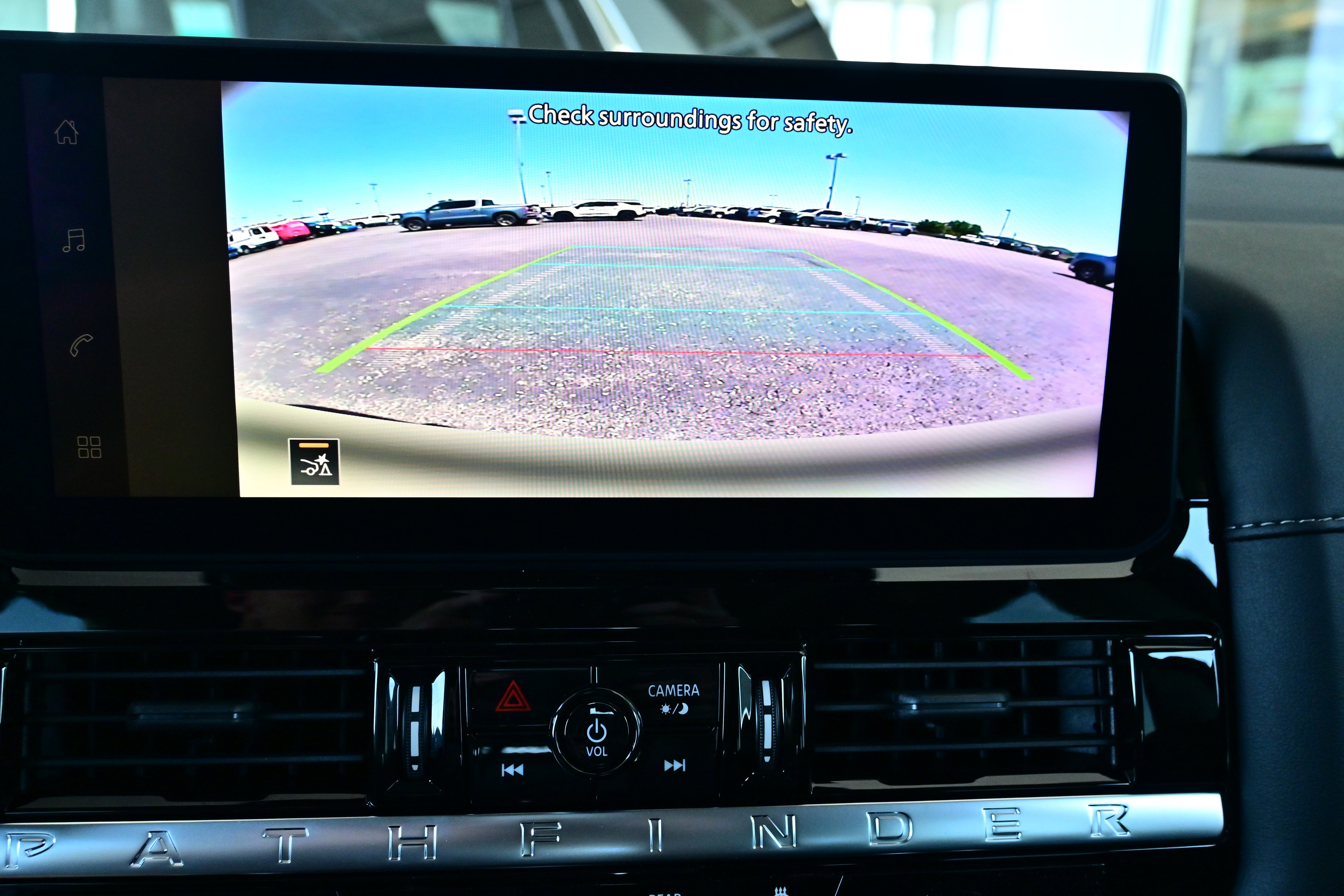 2026 Nissan Pathfinder SV