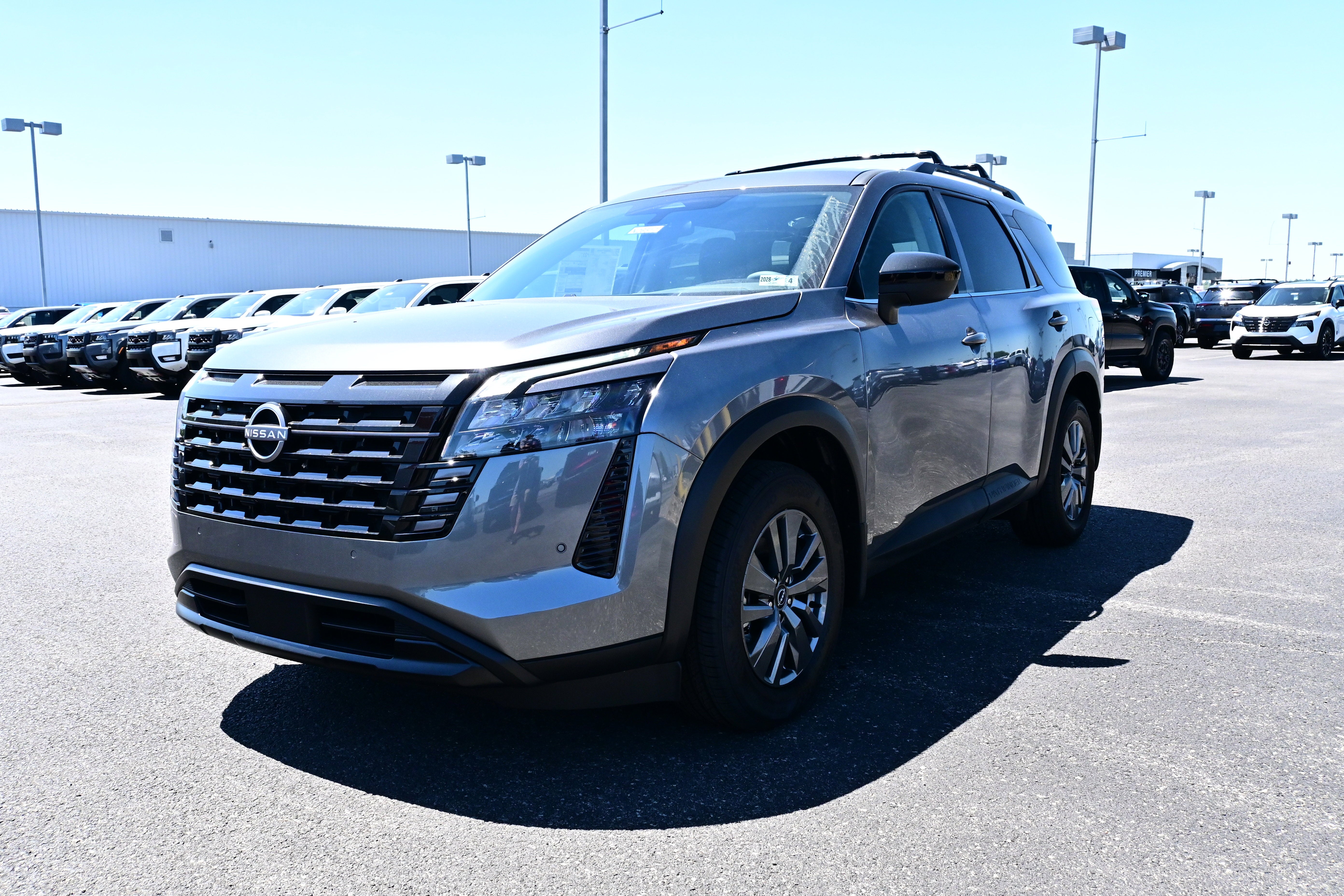 2026 Nissan Pathfinder SV