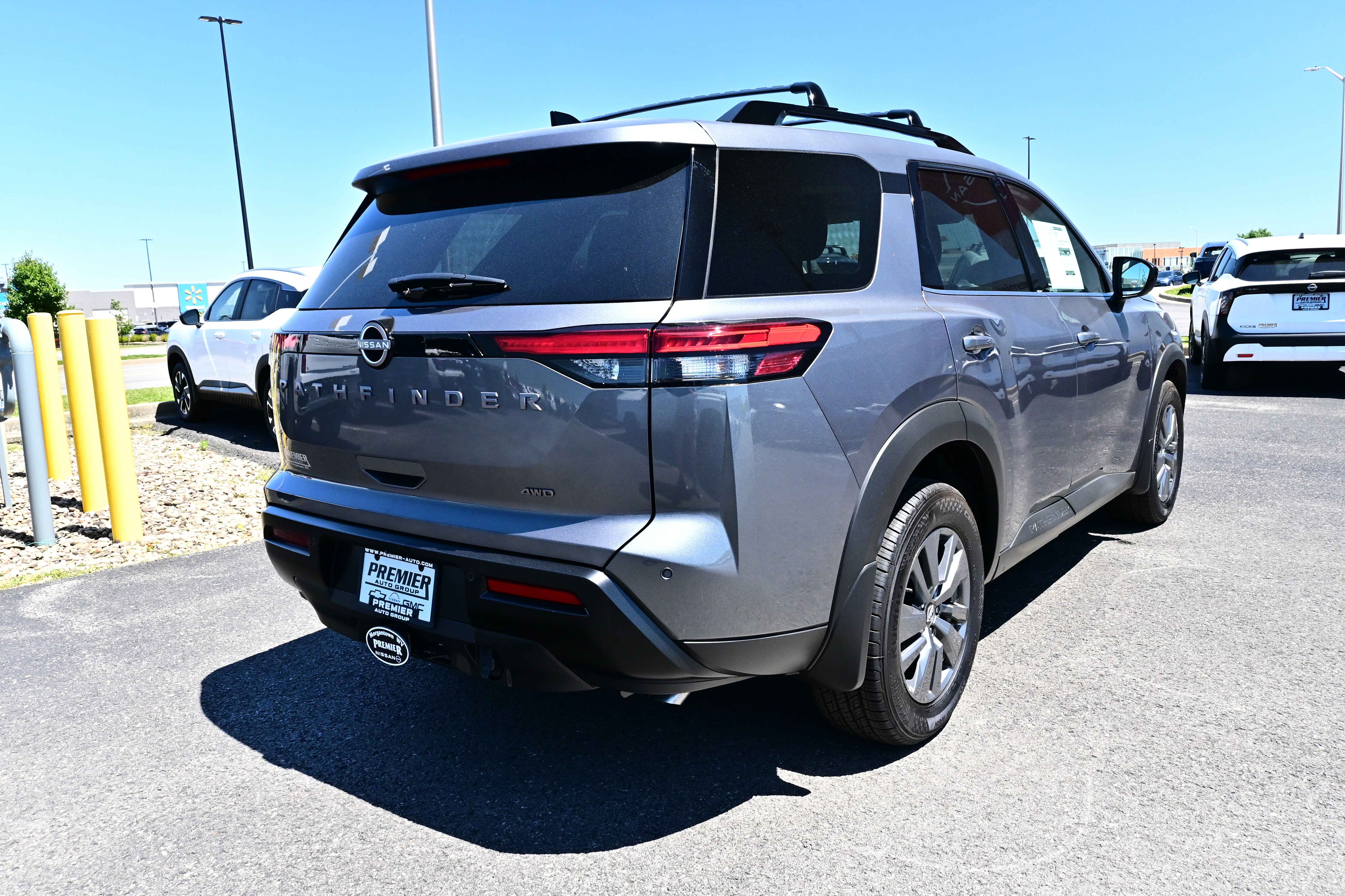 2026 Nissan Pathfinder SV
