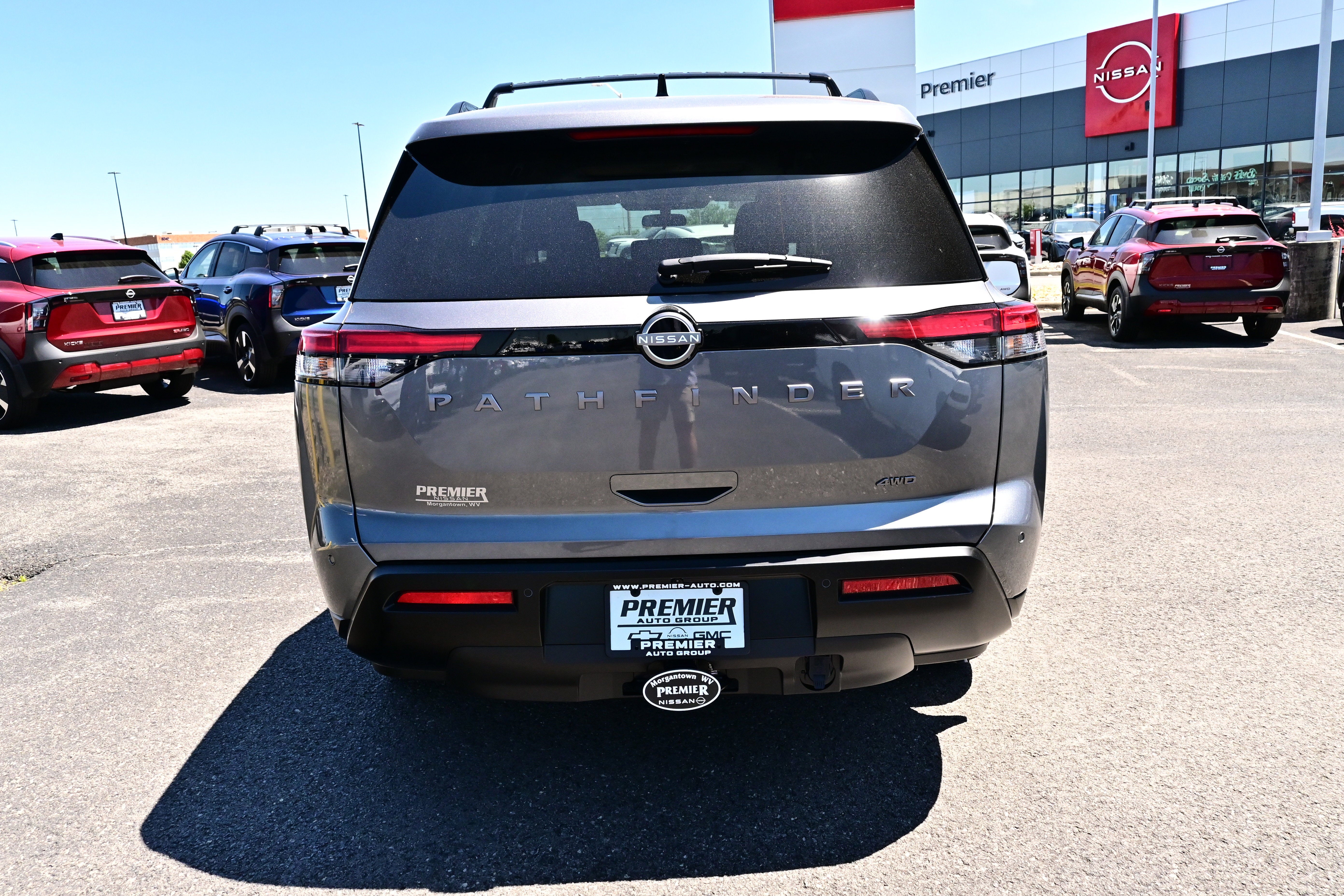 2026 Nissan Pathfinder SV