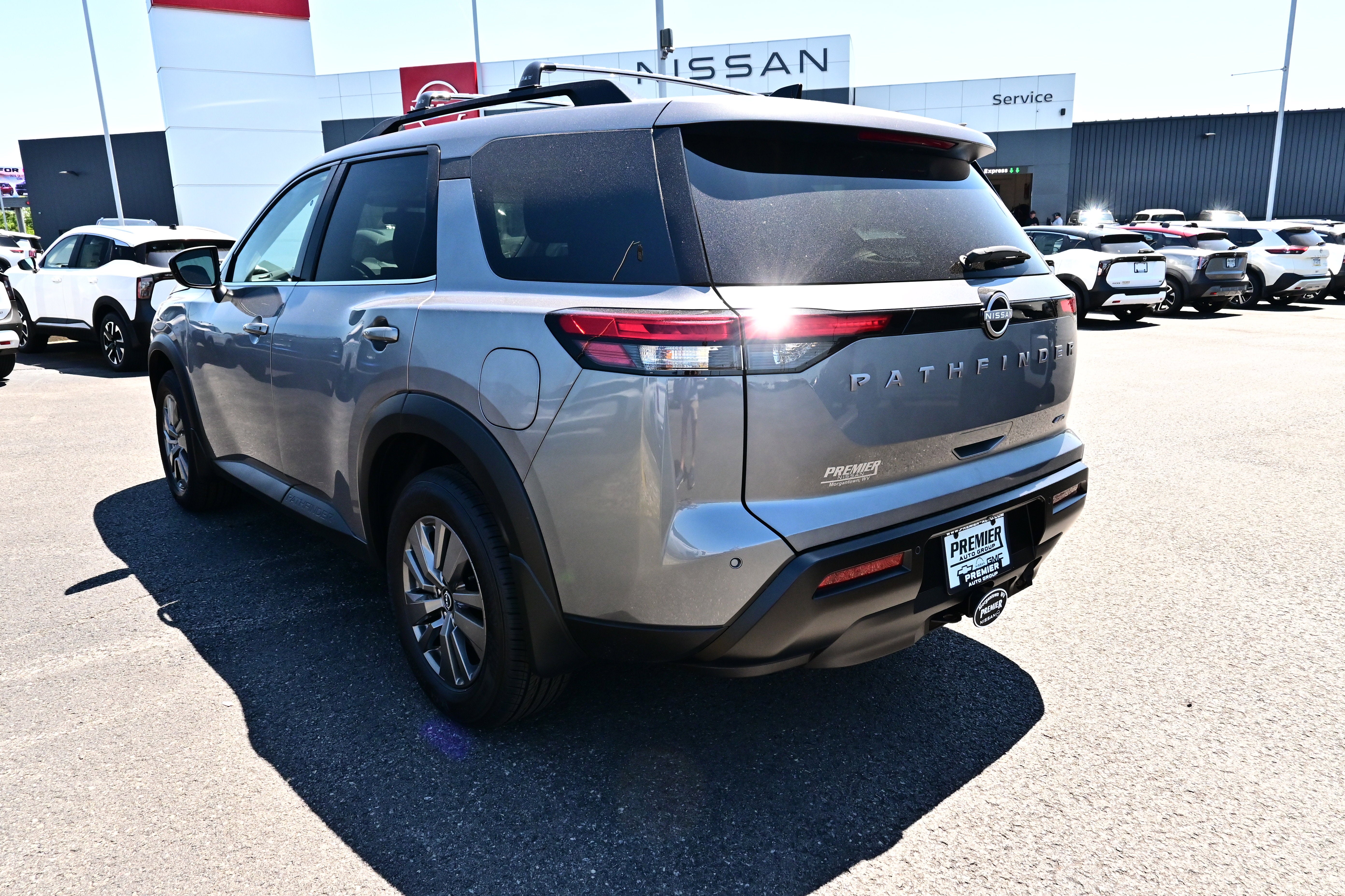2026 Nissan Pathfinder SV