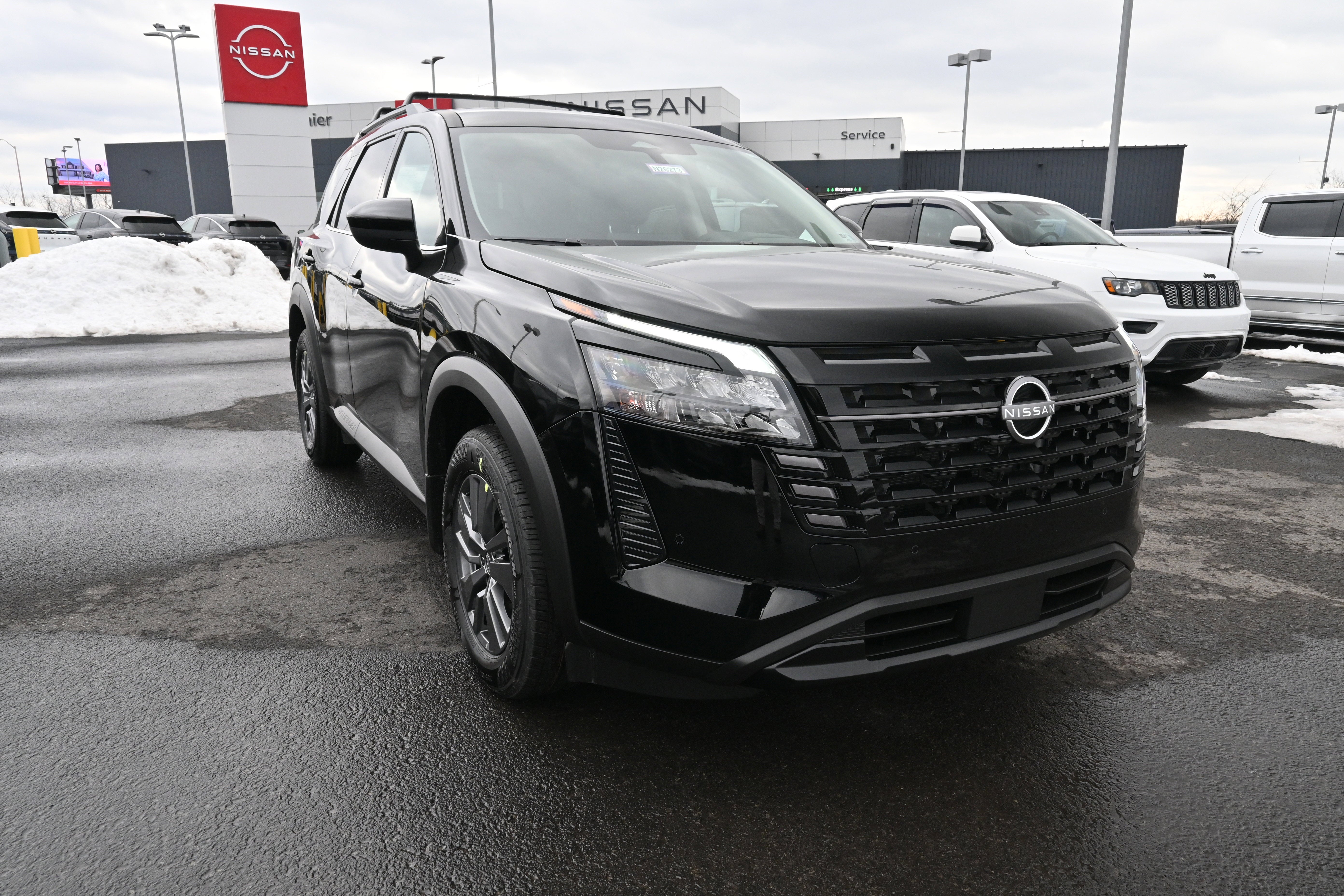 2026 Nissan Pathfinder SV