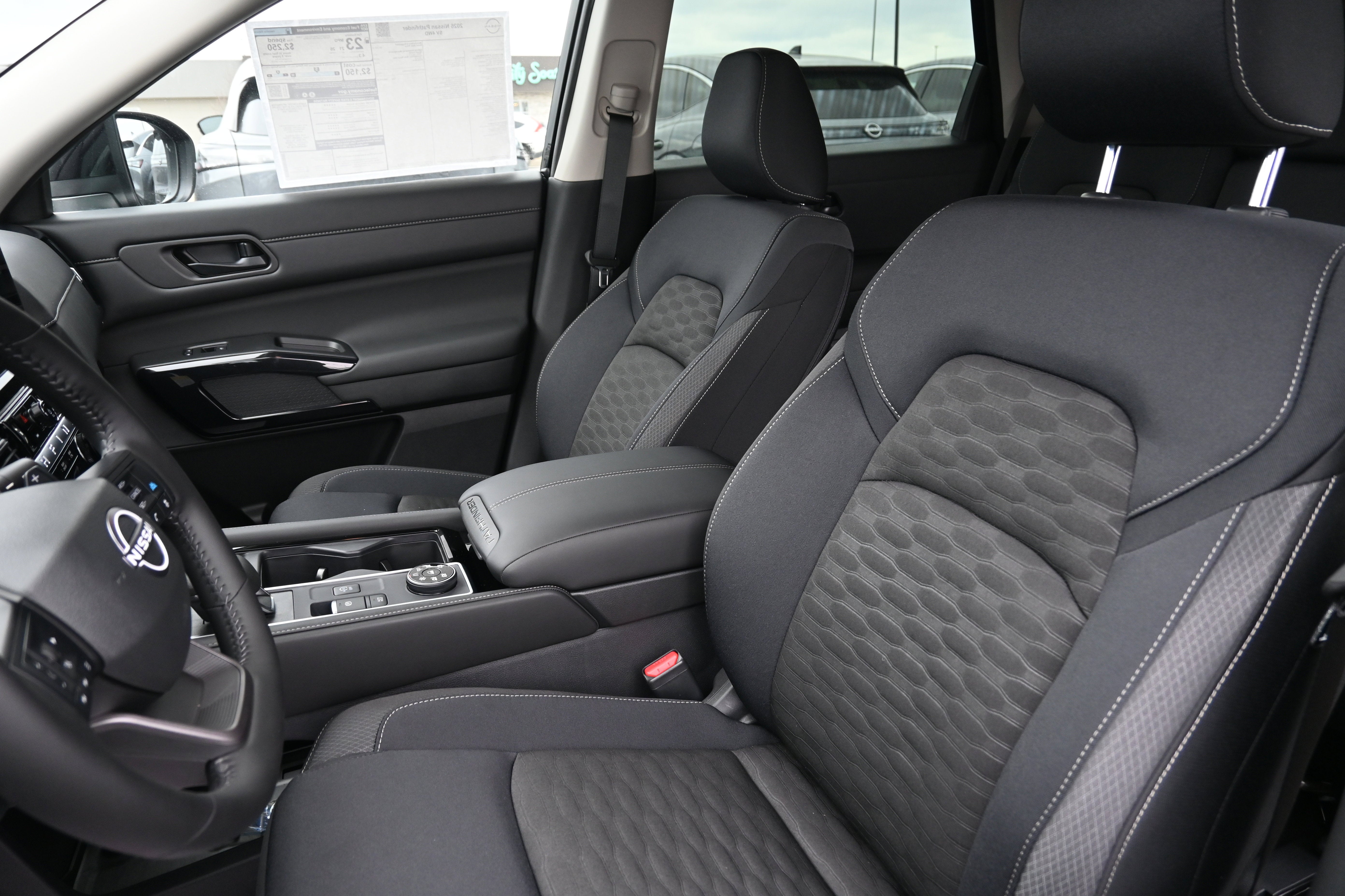 2026 Nissan Pathfinder SV