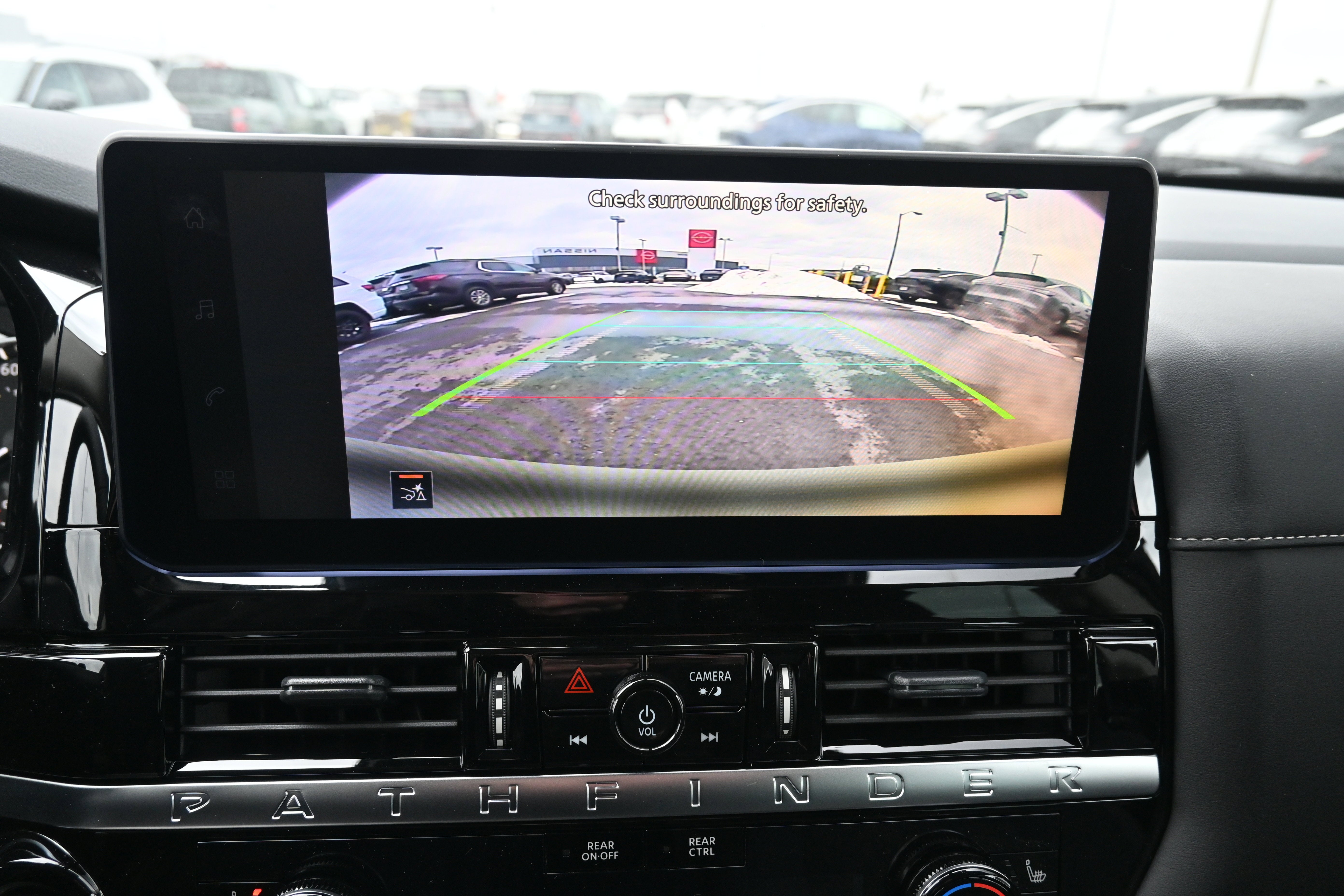 2026 Nissan Pathfinder SV