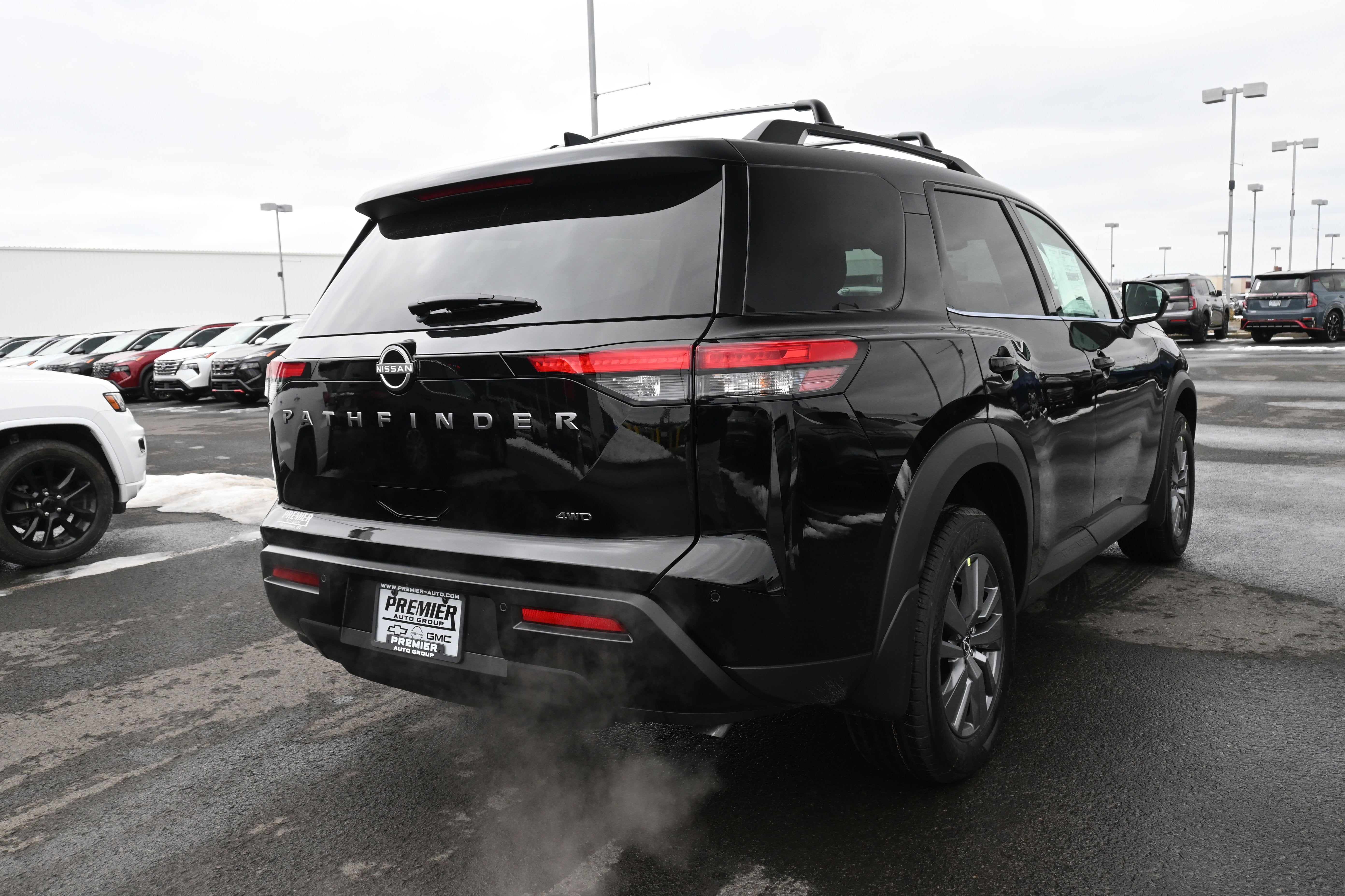 2026 Nissan Pathfinder SV