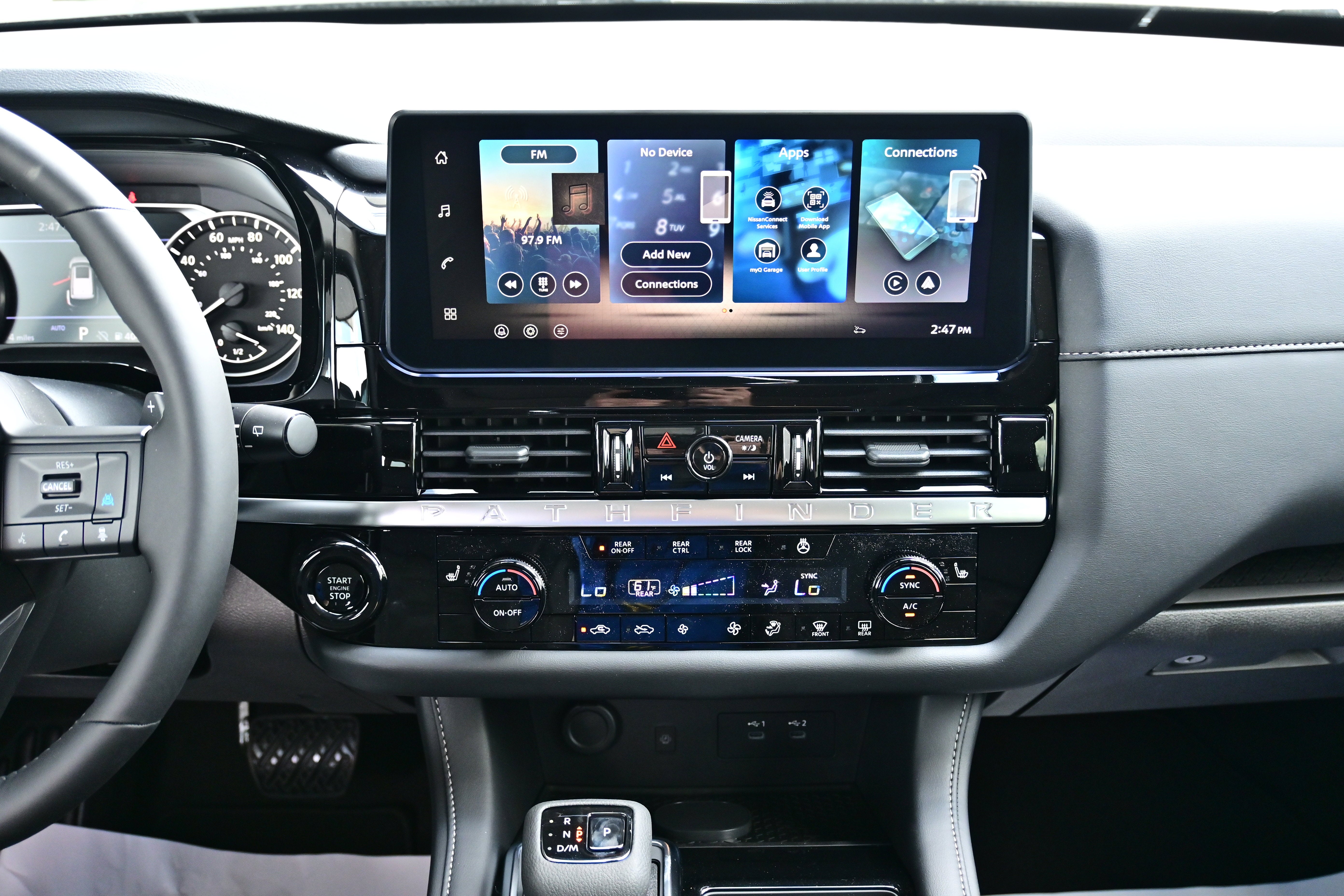 2026 Nissan Pathfinder SV