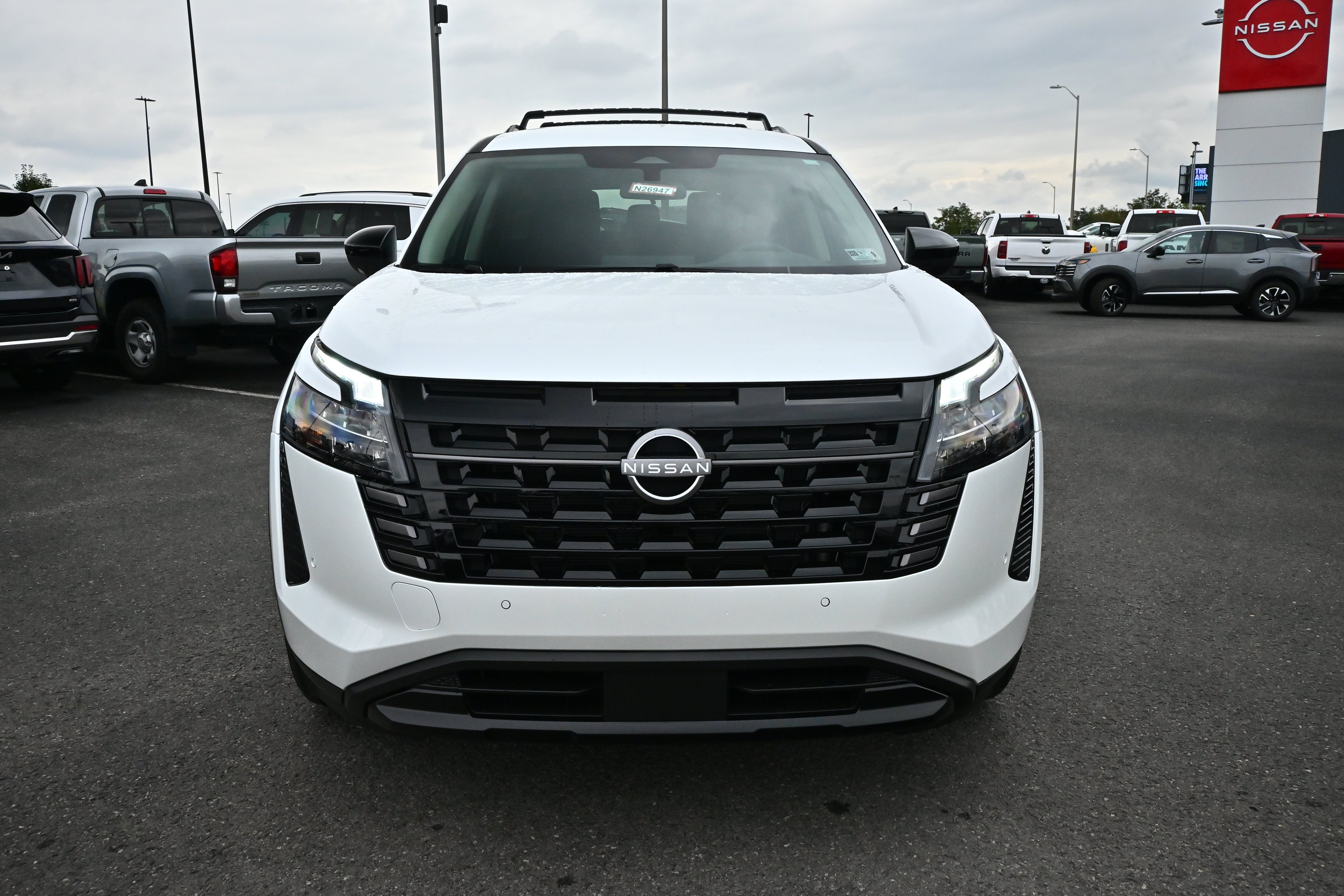 2026 Nissan Pathfinder SV