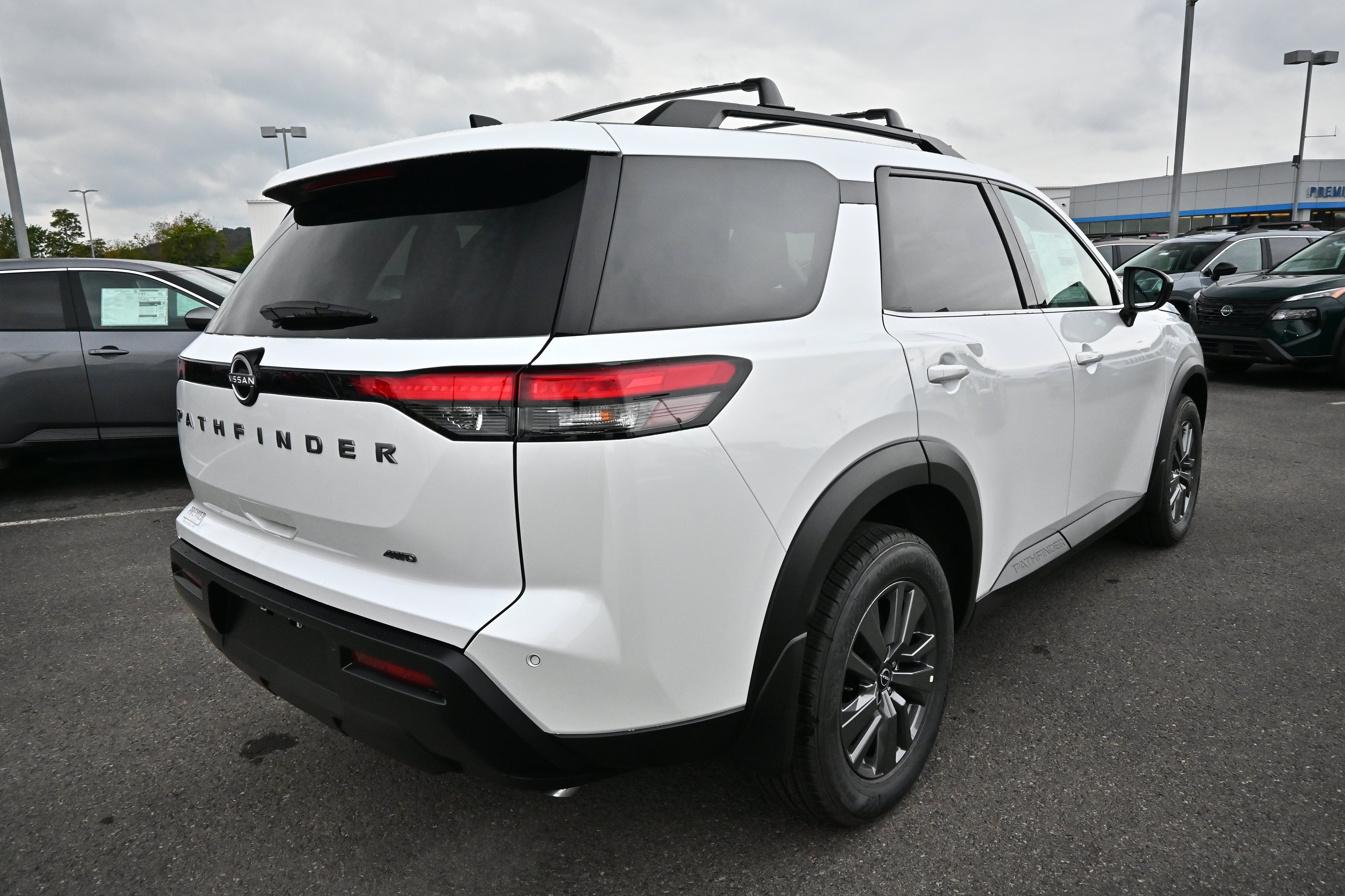 2026 Nissan Pathfinder SV
