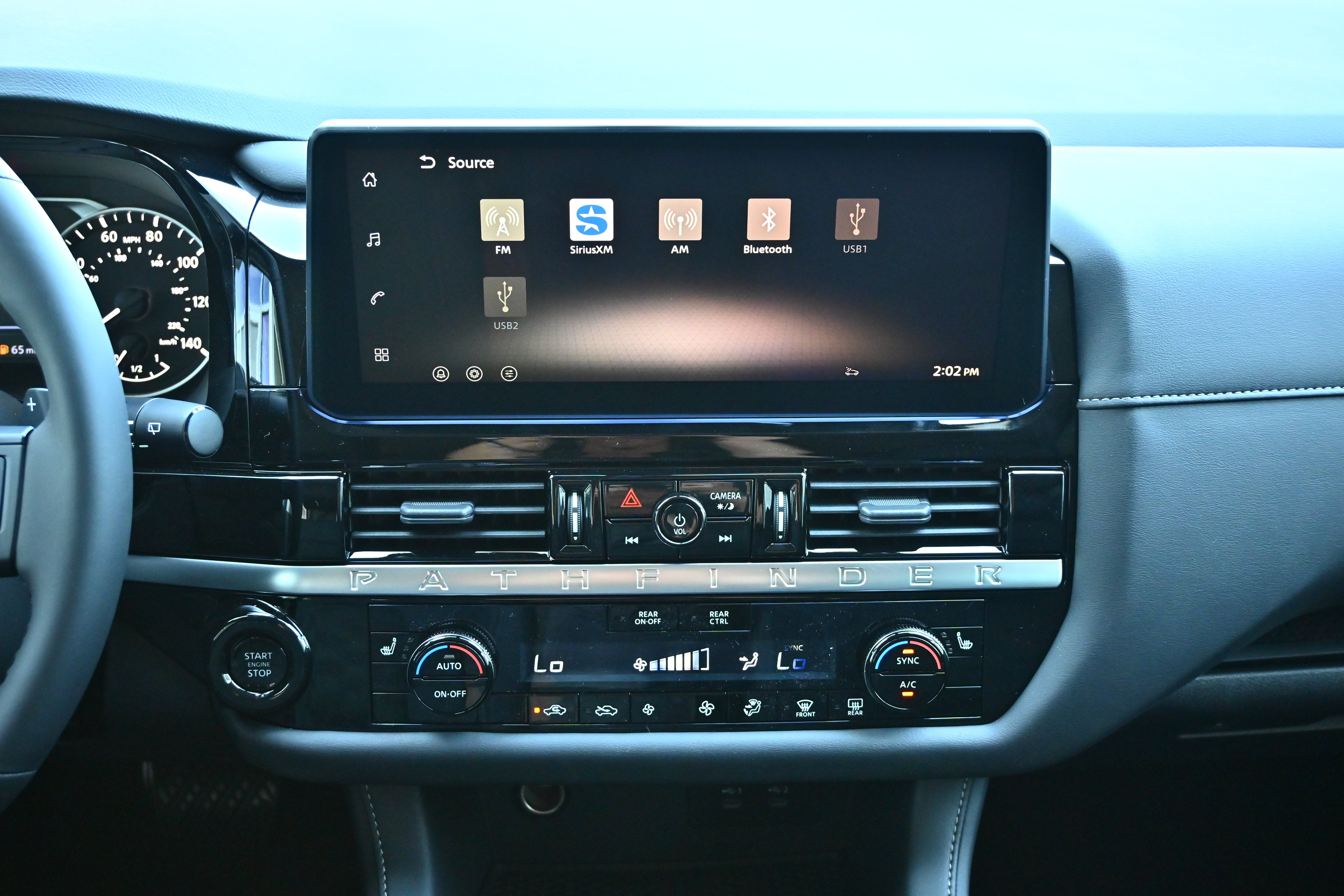 2026 Nissan Pathfinder SV