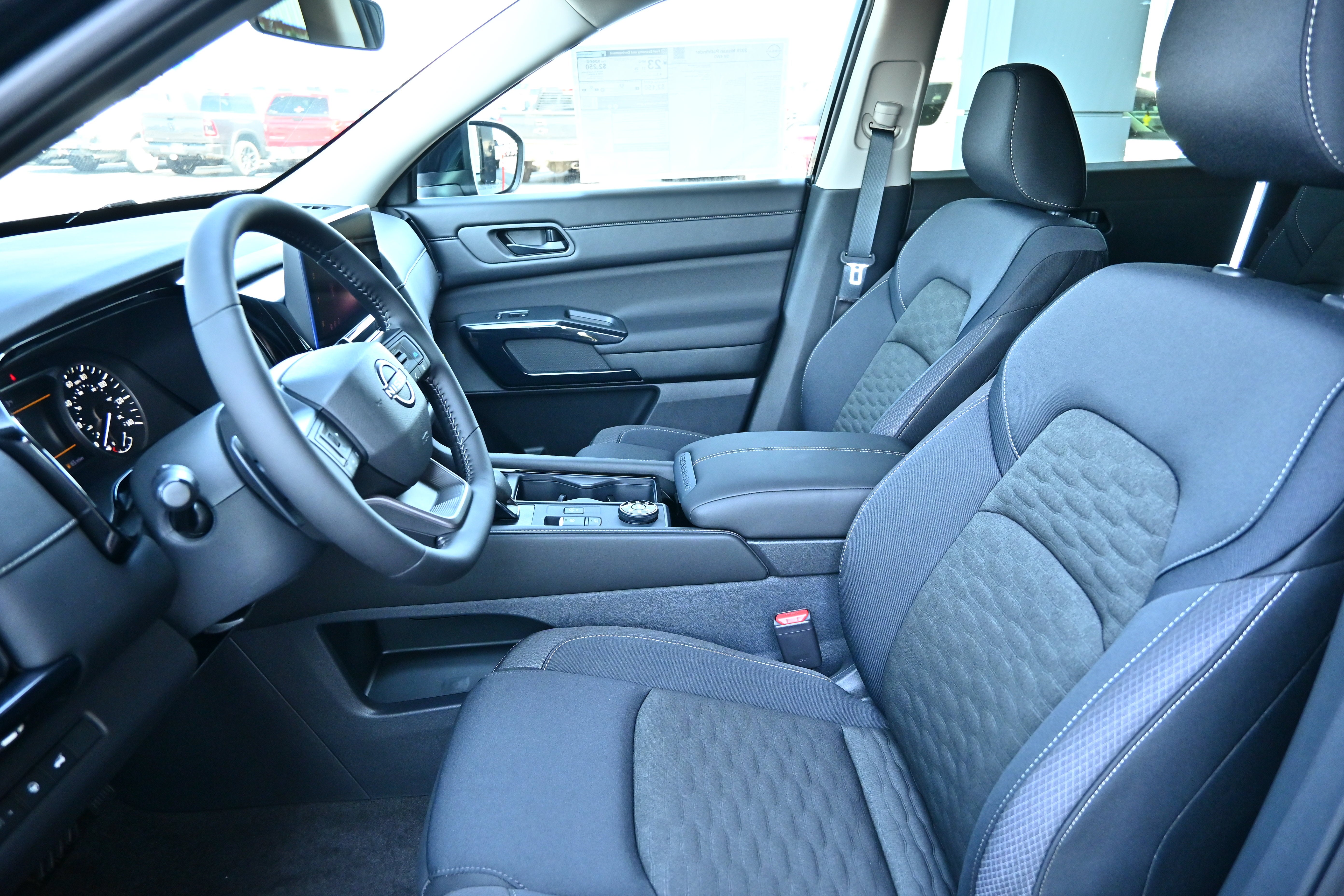 2026 Nissan Pathfinder SV
