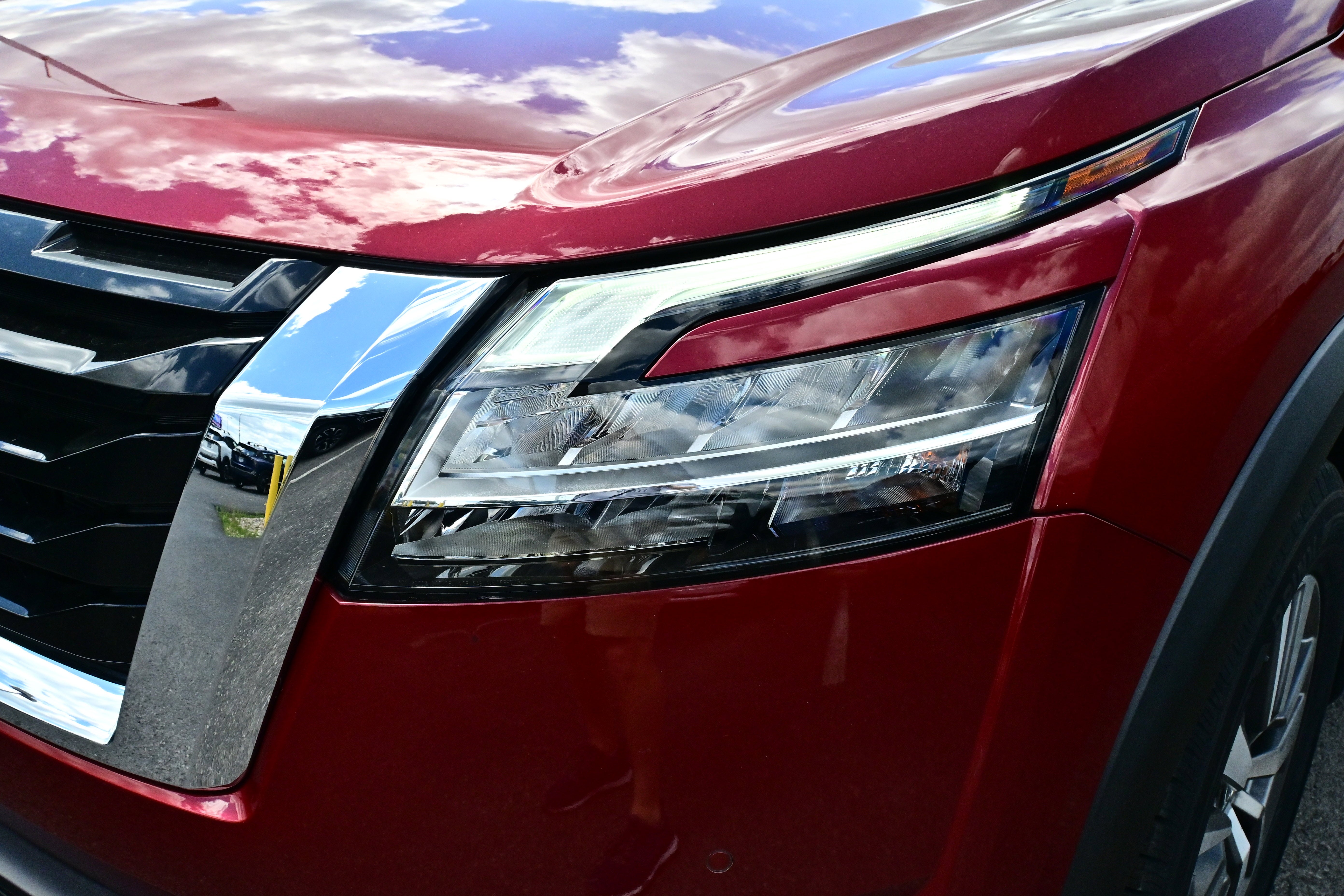 2022 Nissan Pathfinder SL