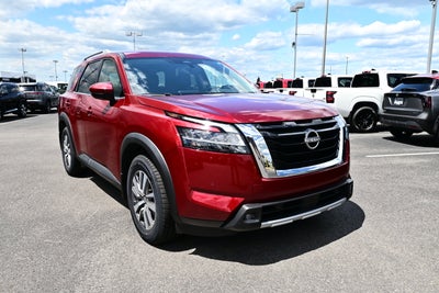 2022 Nissan Pathfinder SL