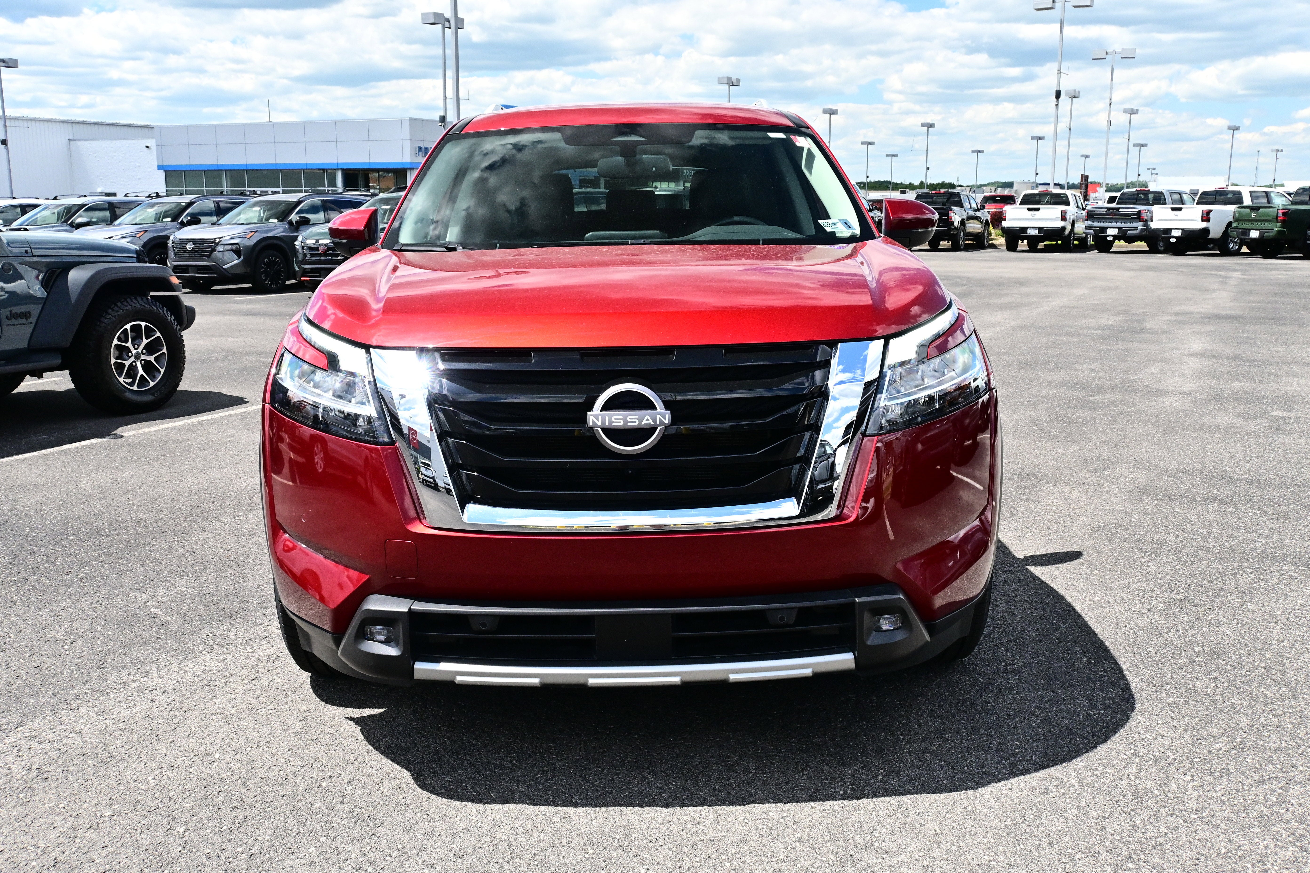 2022 Nissan Pathfinder SL