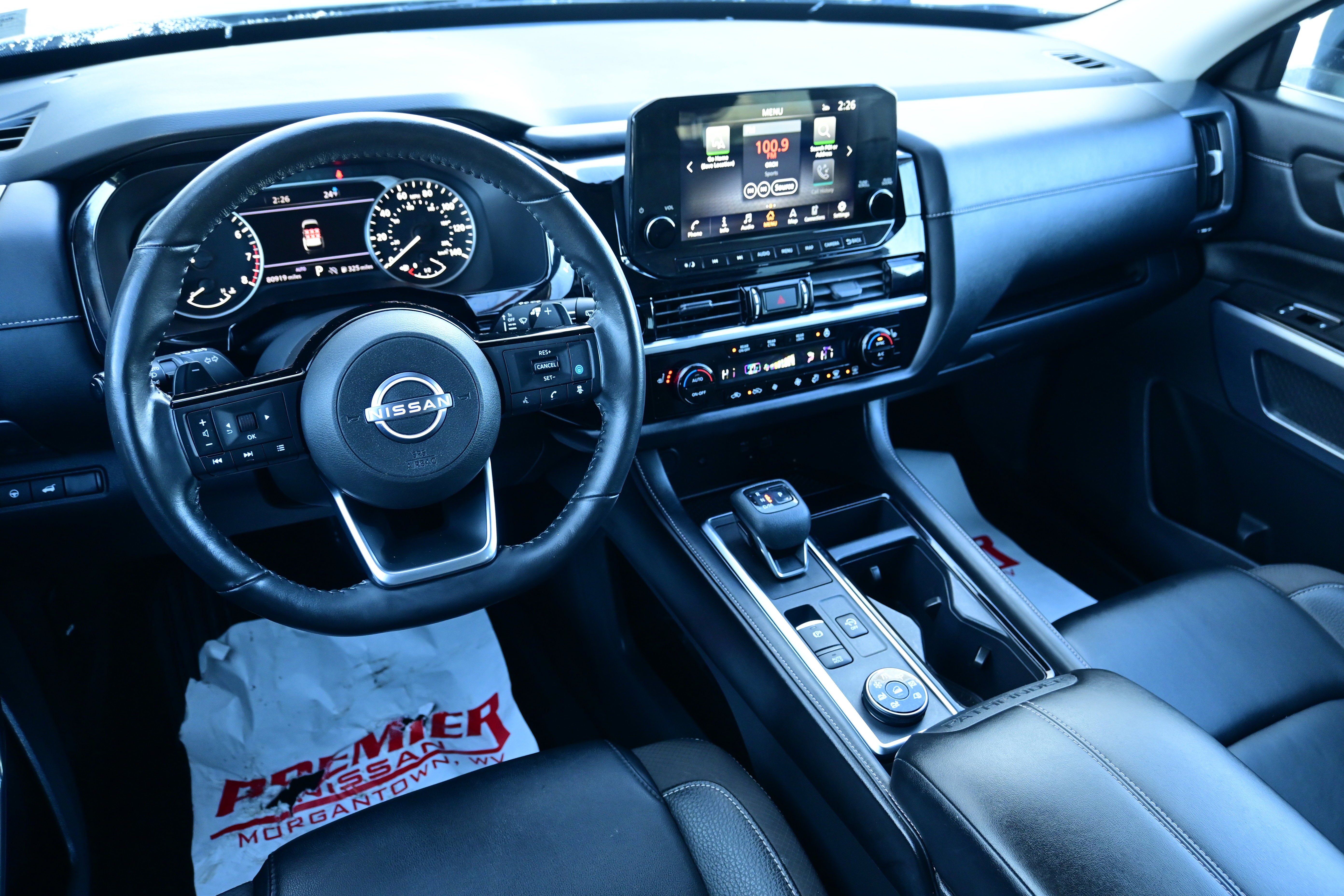 2023 Nissan Pathfinder SL