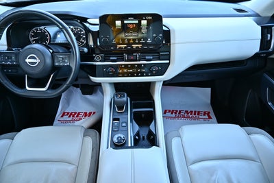 2023 Nissan Pathfinder SL