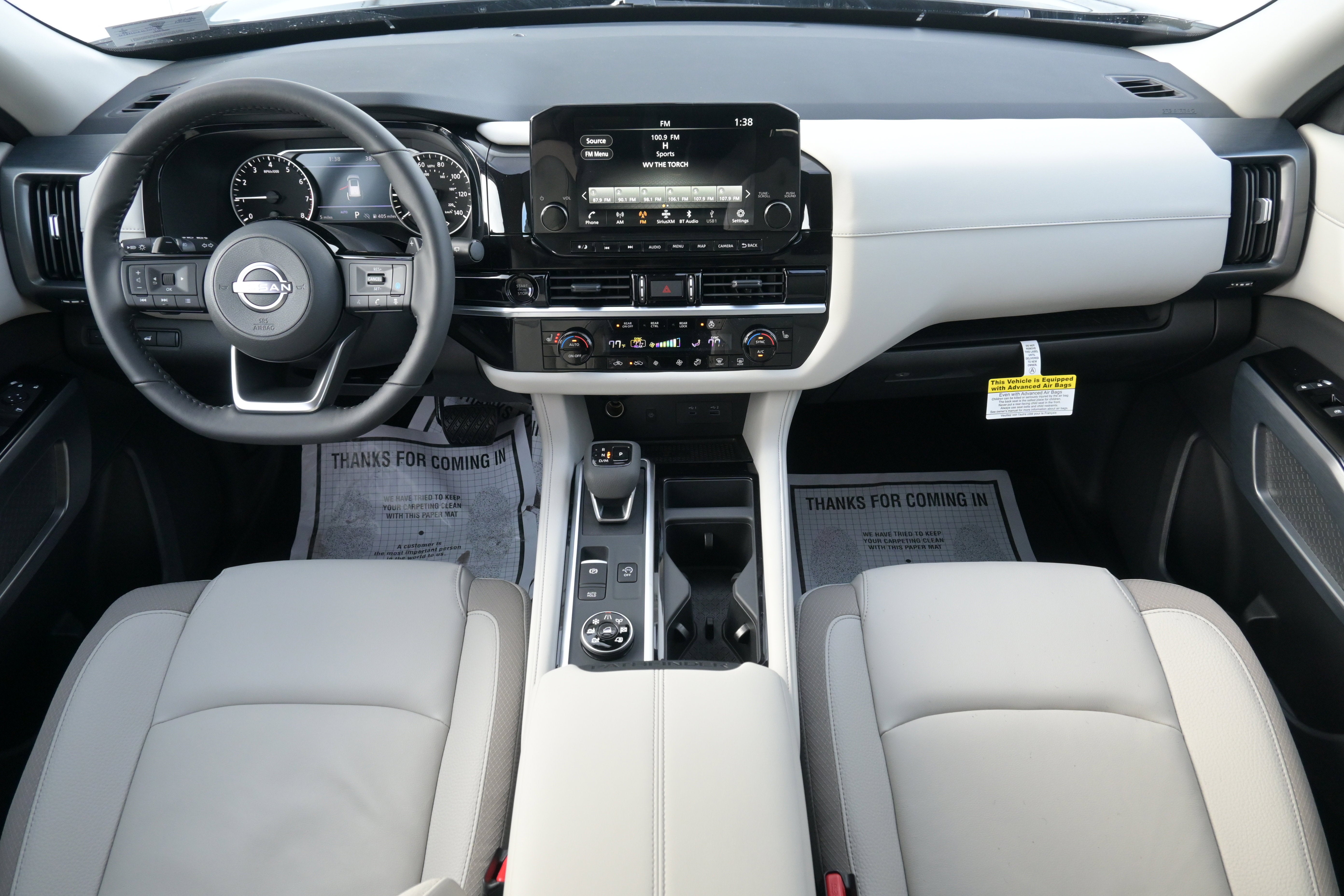 2025 Nissan Pathfinder SL