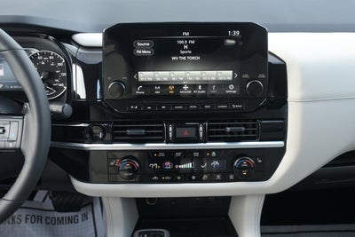 2025 Nissan Pathfinder SL