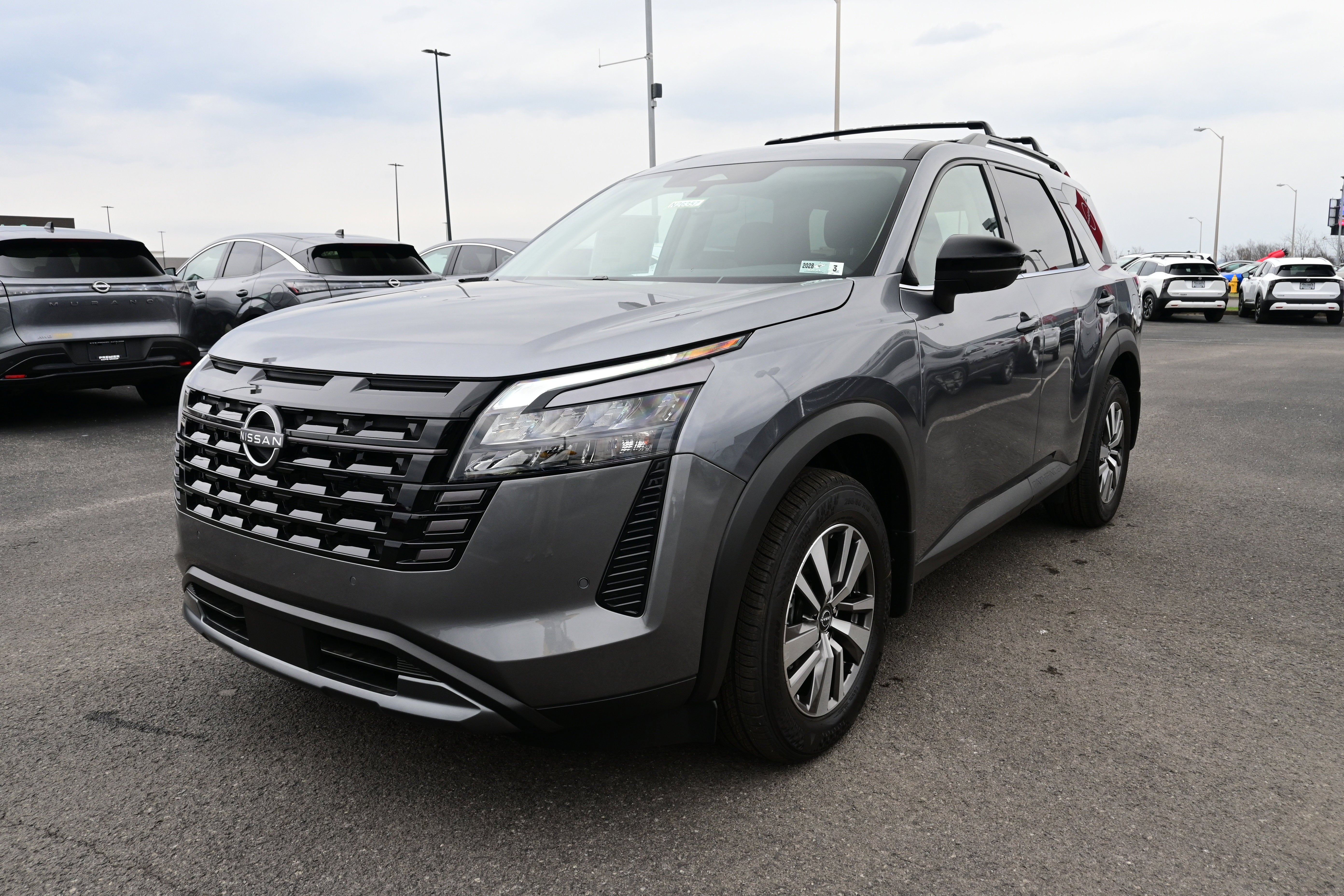 2026 Nissan Pathfinder SL