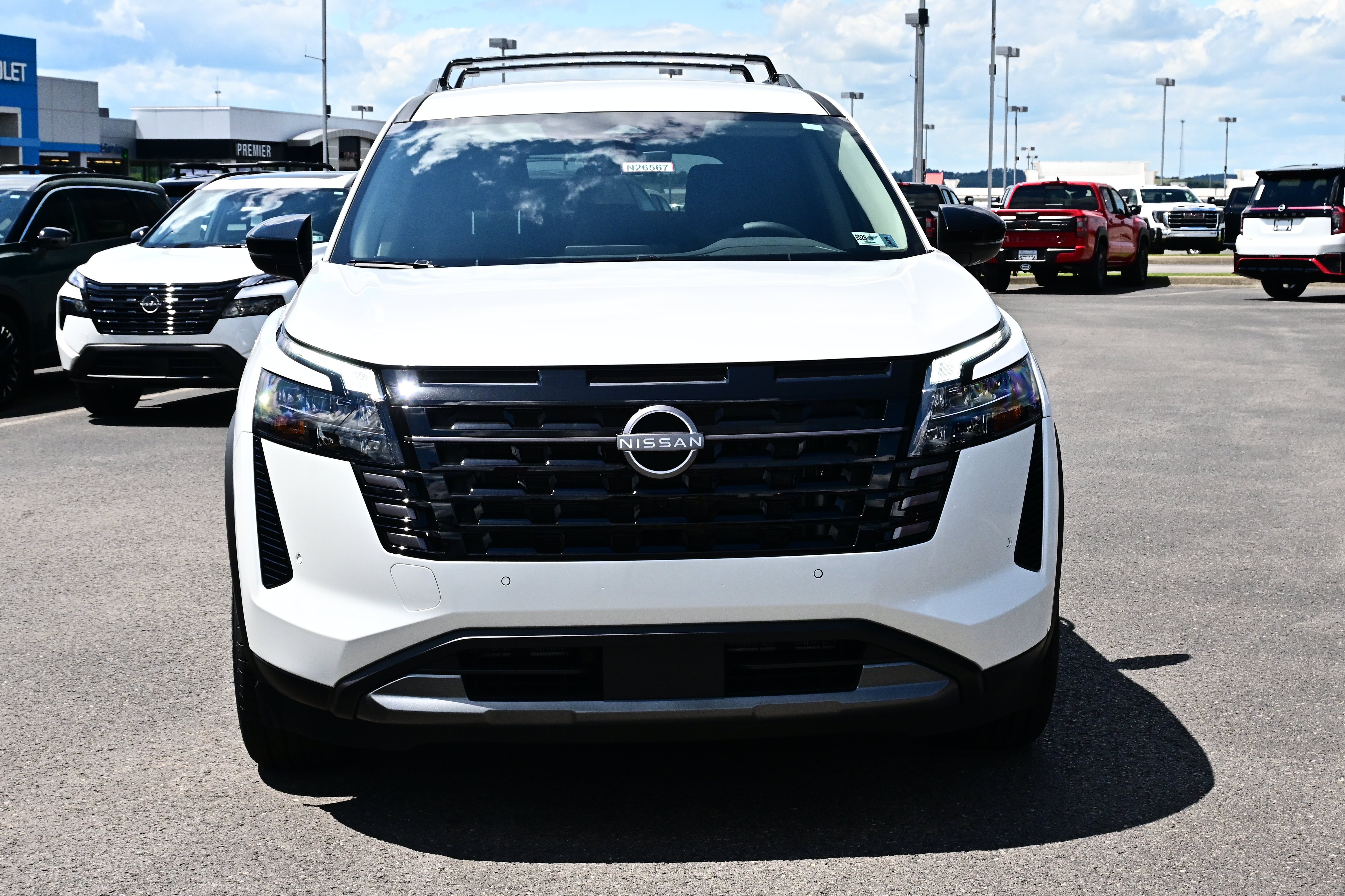 2026 Nissan Pathfinder SL