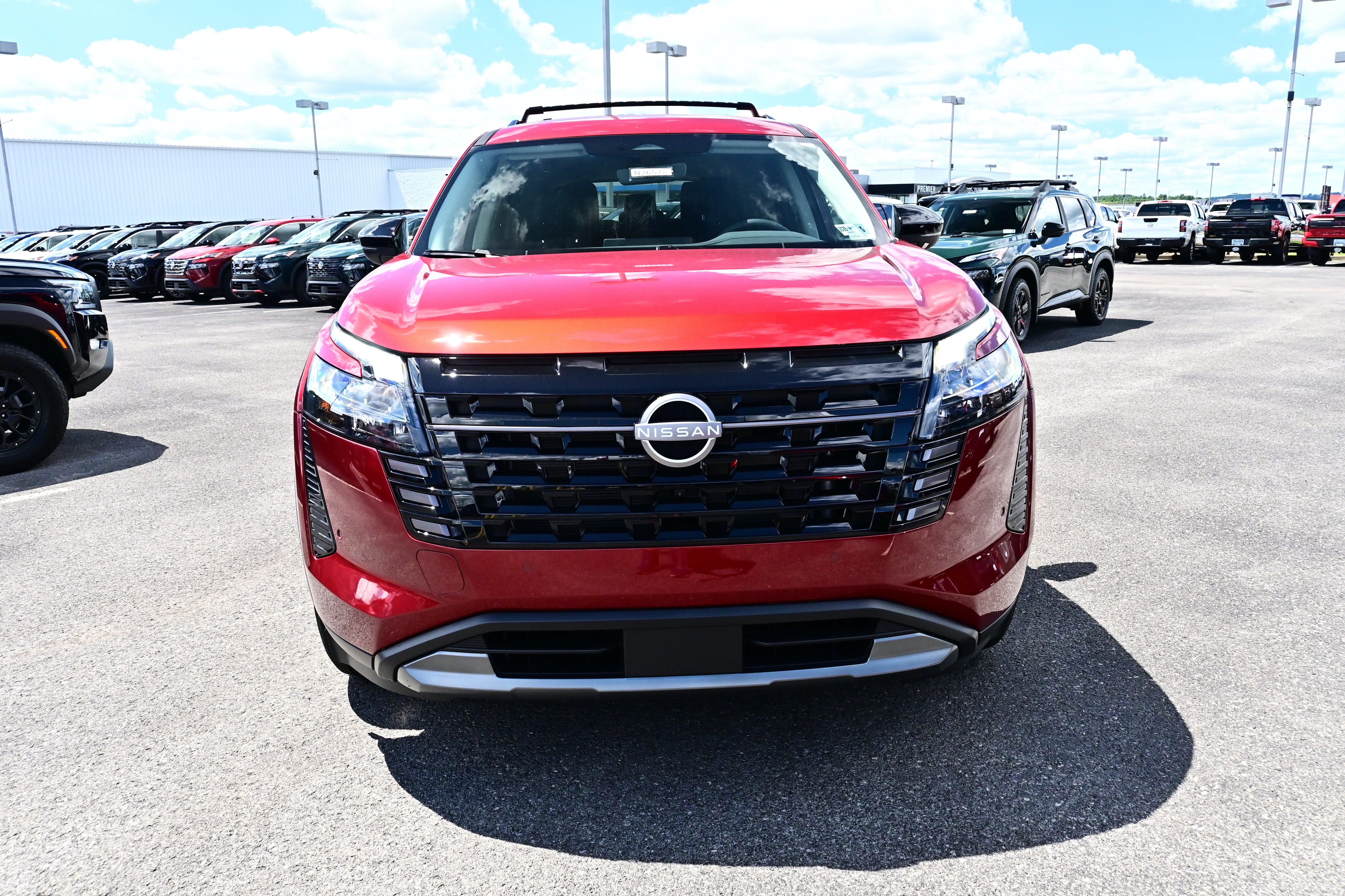 2026 Nissan Pathfinder SL
