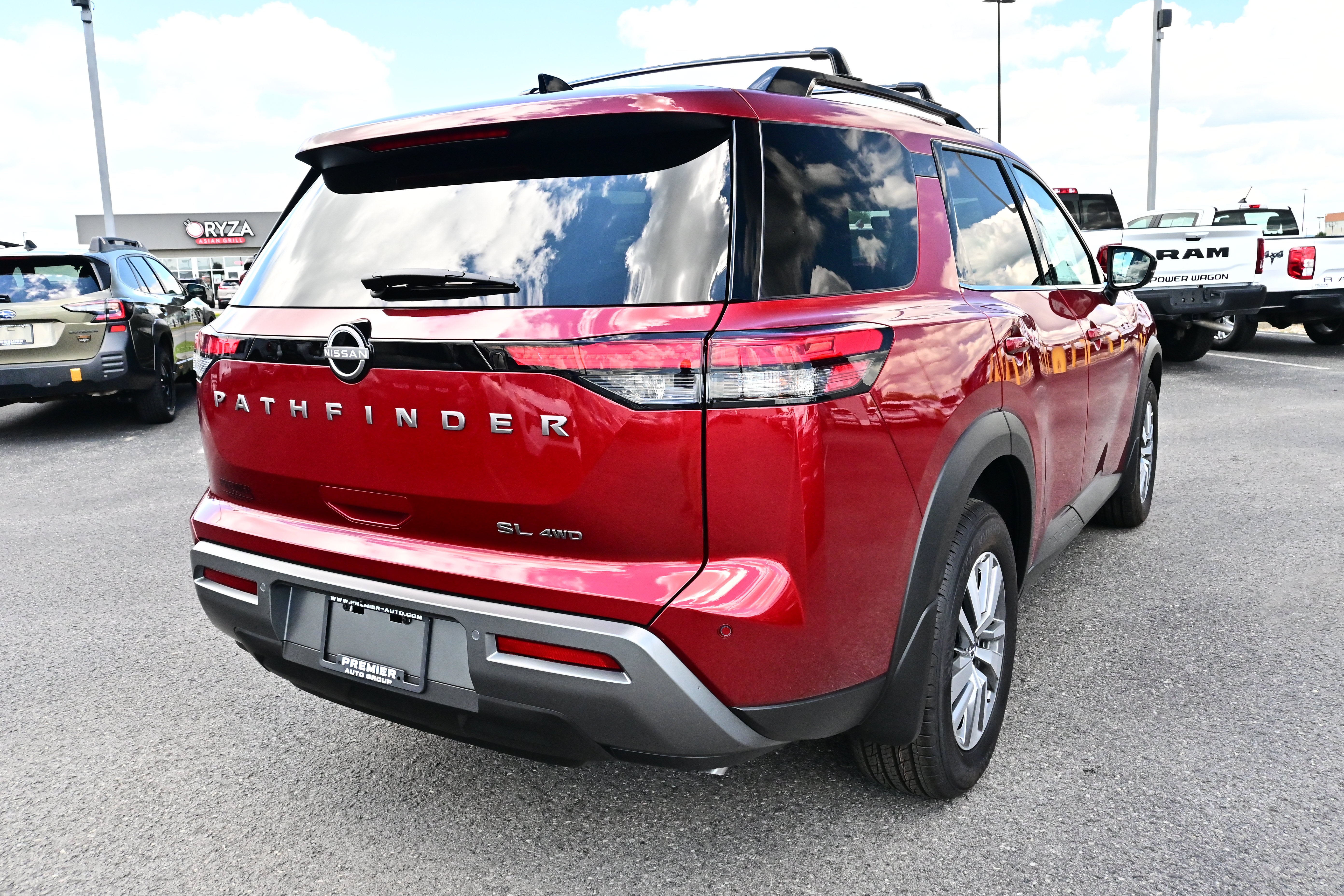 2026 Nissan Pathfinder SL