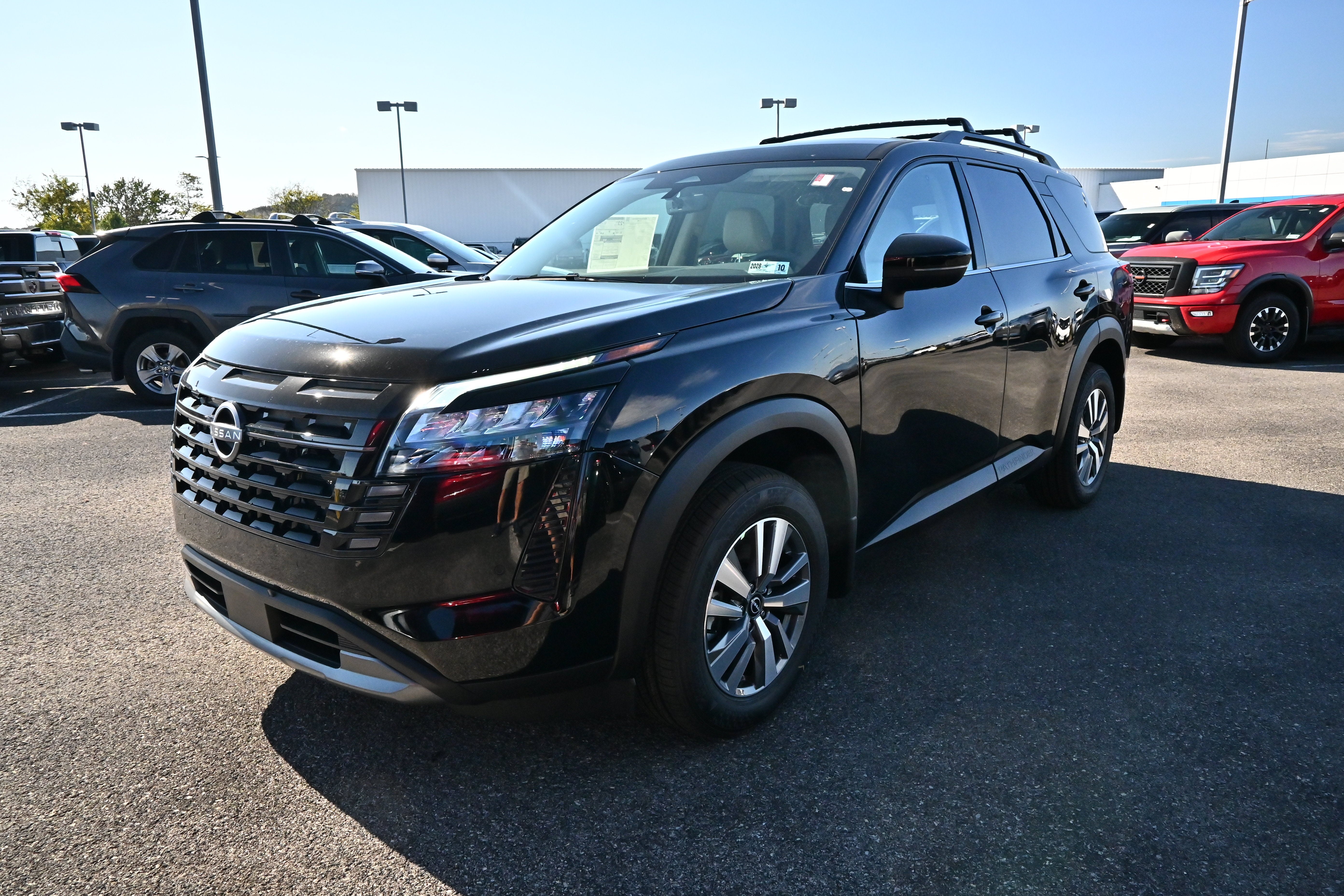 2026 Nissan Pathfinder SL