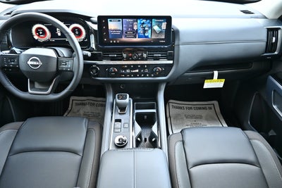 2026 Nissan Pathfinder SL