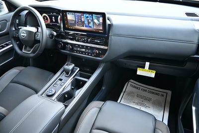 2026 Nissan Pathfinder SL