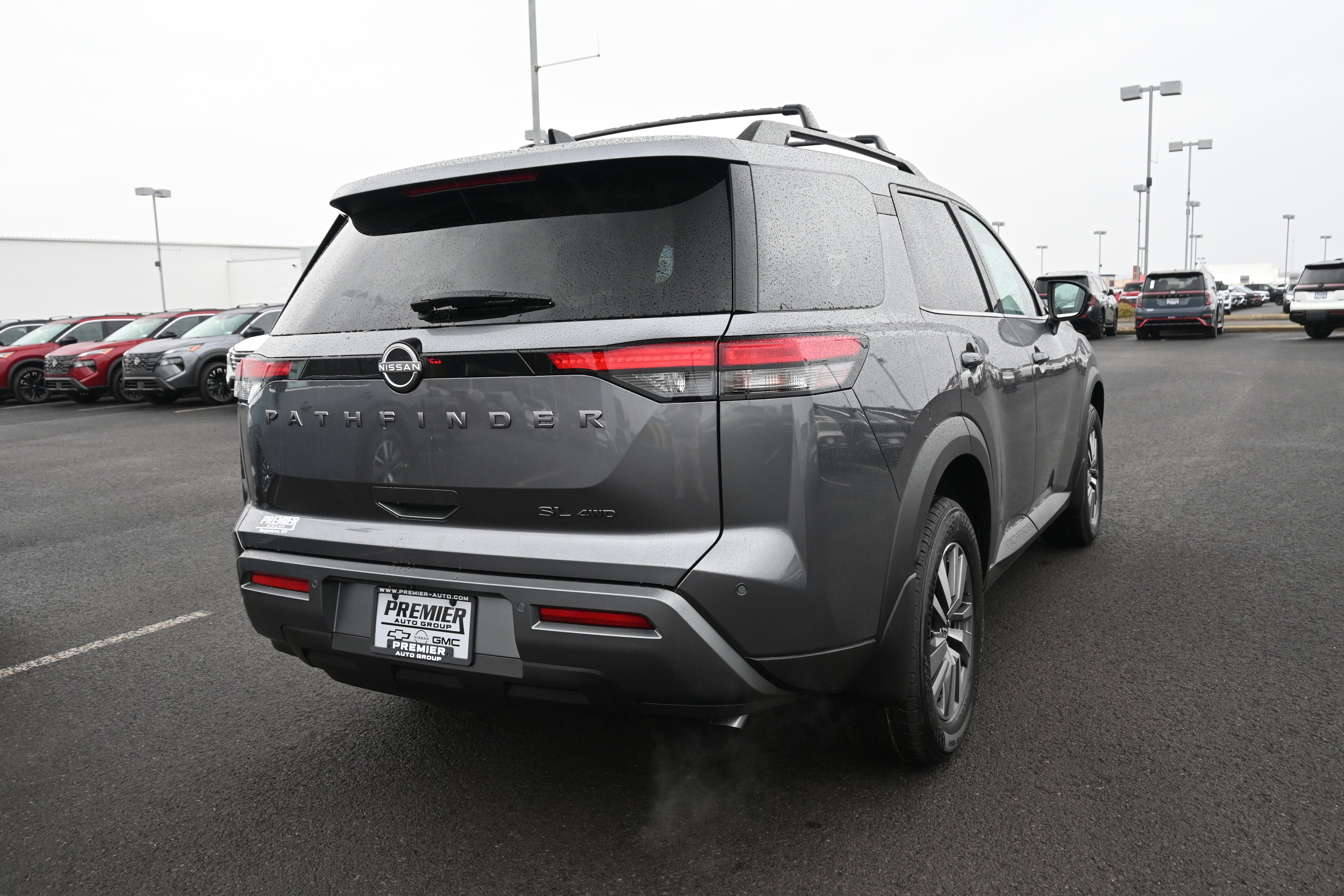 2026 Nissan Pathfinder SL