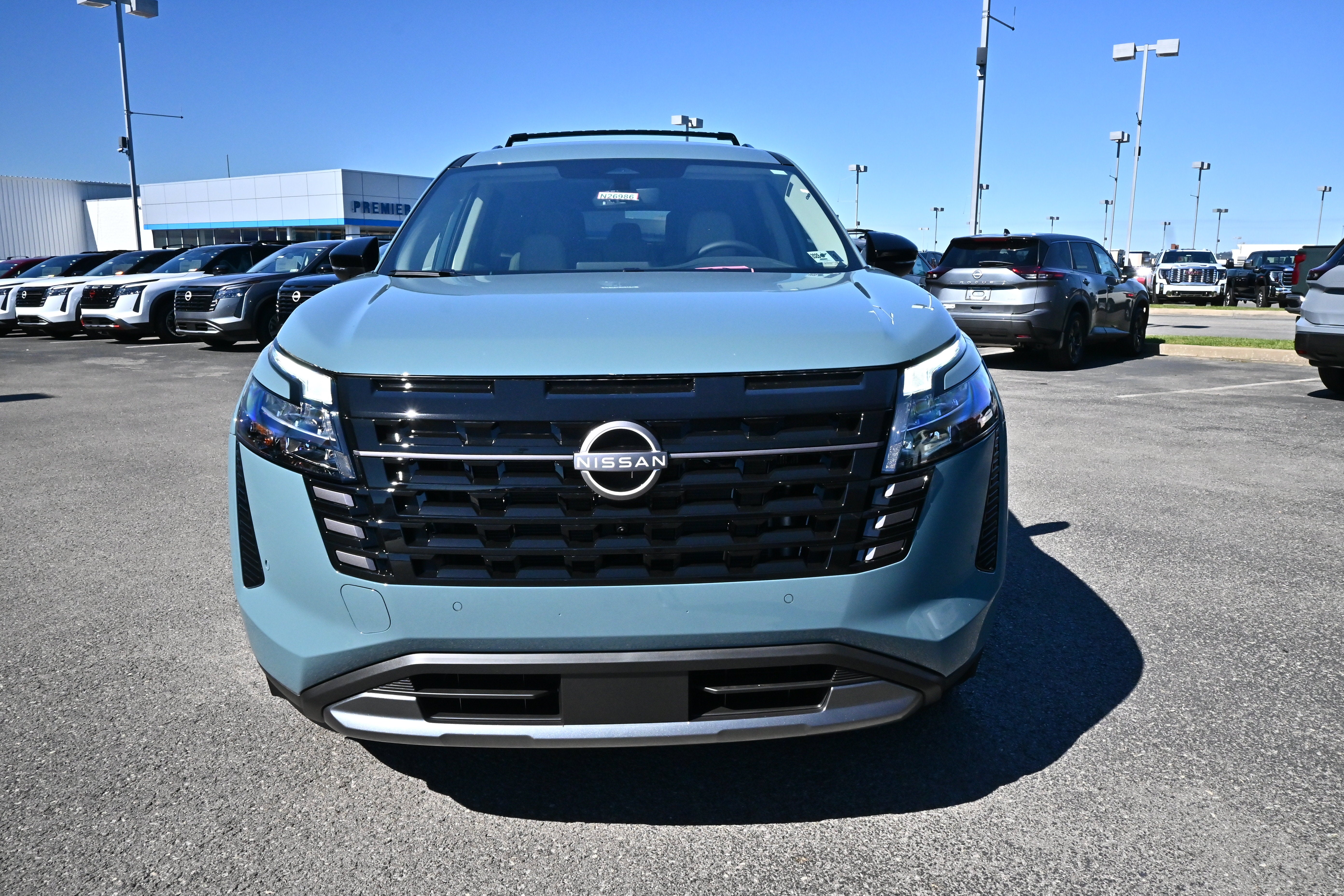 2026 Nissan Pathfinder SL